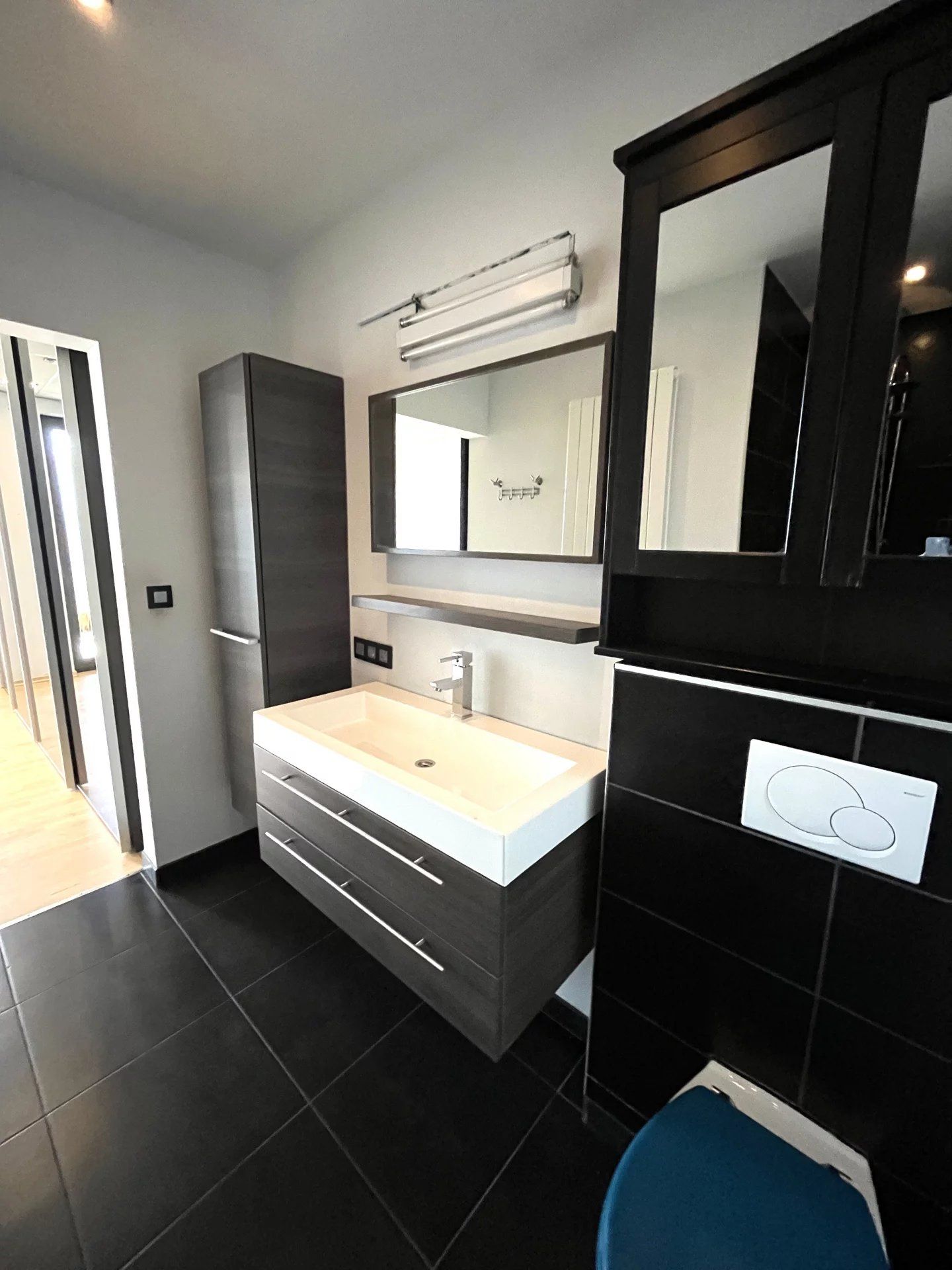 Instapklaar handelspand met aanpalend 1 slaapkamer appartement foto 22