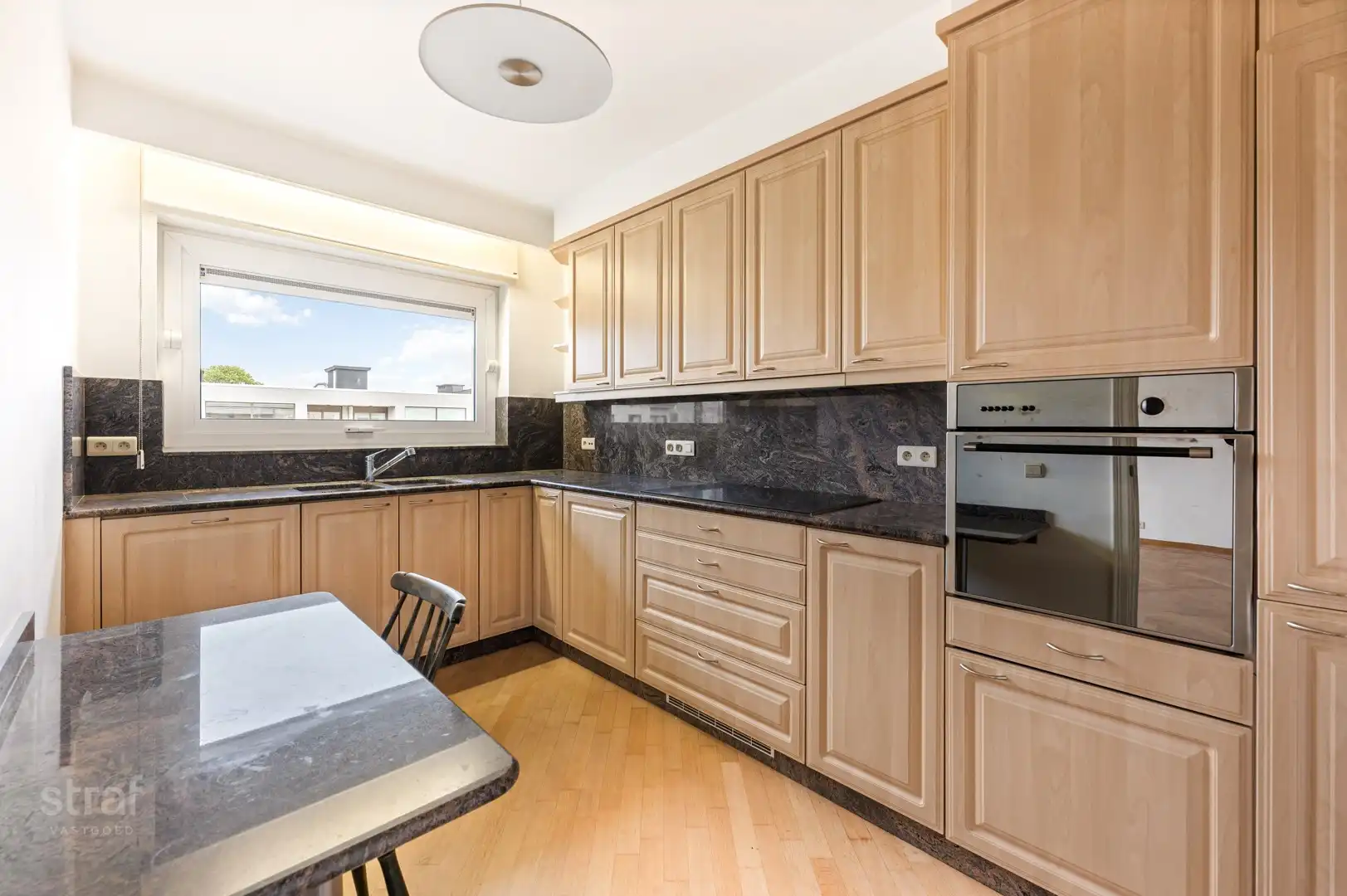 3 slaapkamerappartement met 2 terrassen op Linkeroever foto 4