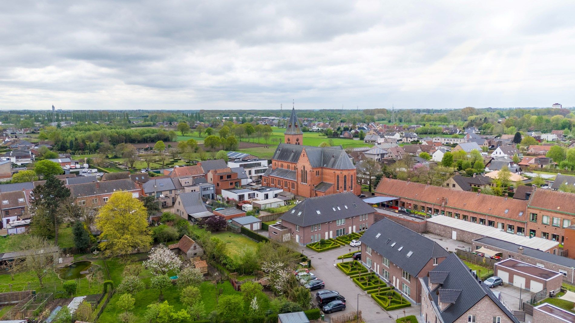 Te renoveren woning met uitzicht op de velden foto 22