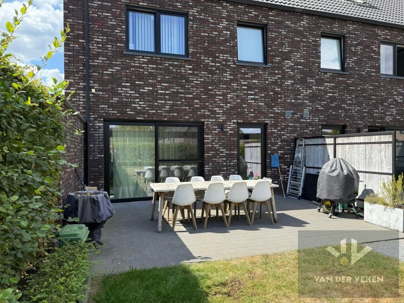 ZEER RECENTE, BIJNA ENERGIENEUTRALE WONING IN GODSHEIDE foto 7