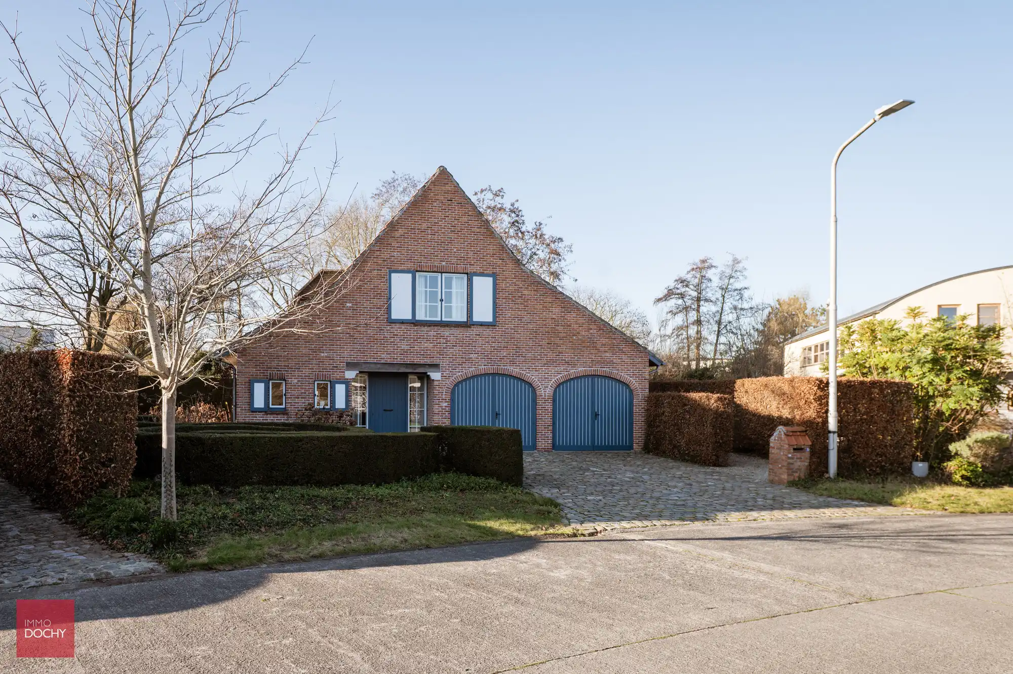 Hoofdfoto van de publicatie: Zeer rustig en residentieel gelegen verzorgde villa