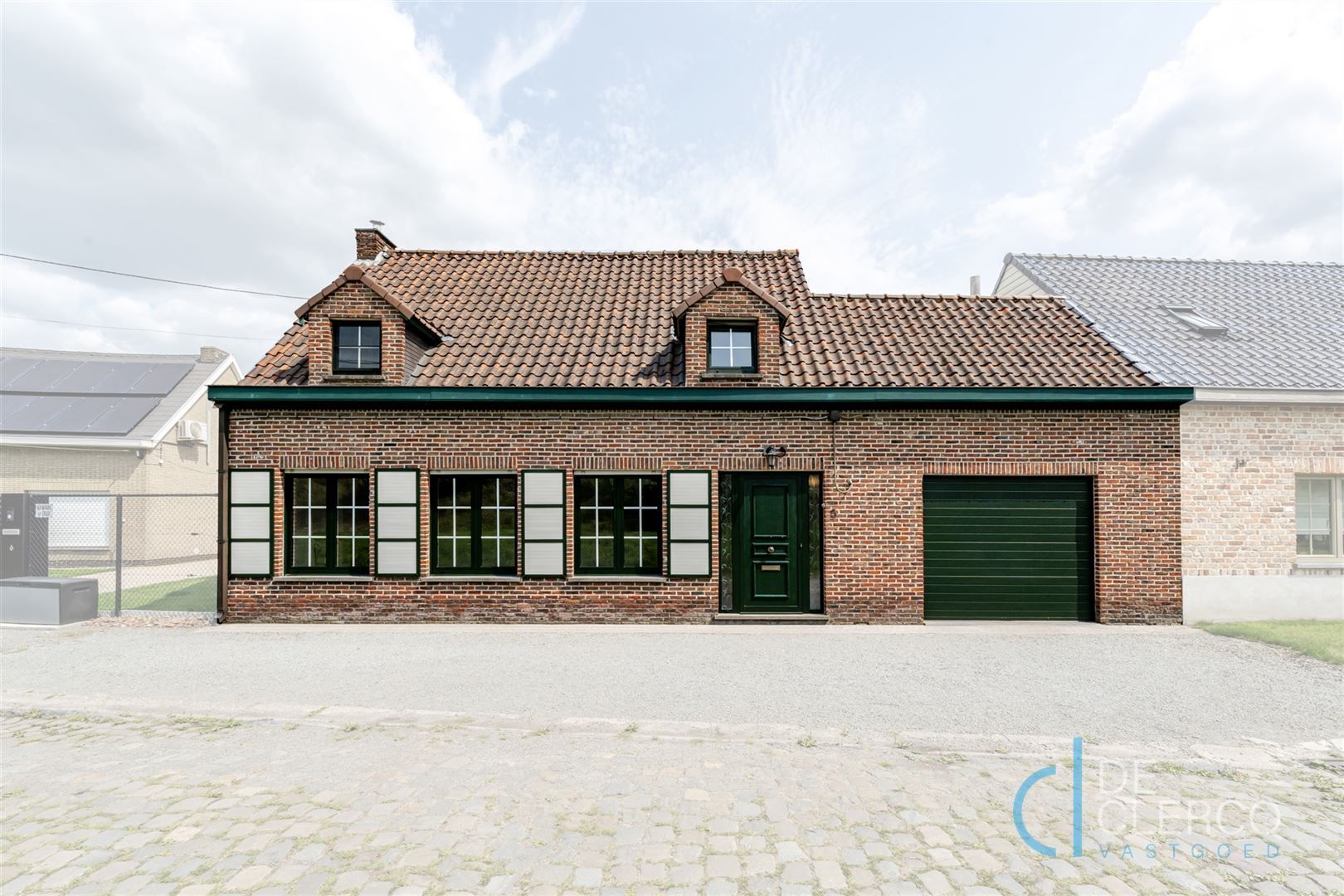 Charmante woning te koop in Lochristi met garage en tuin! foto {{pictureIndex}}