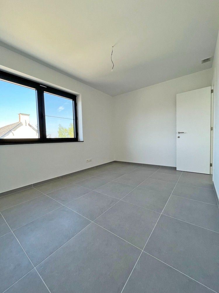 BEN-appartement met staanplaats in hartje Broechem! foto 10