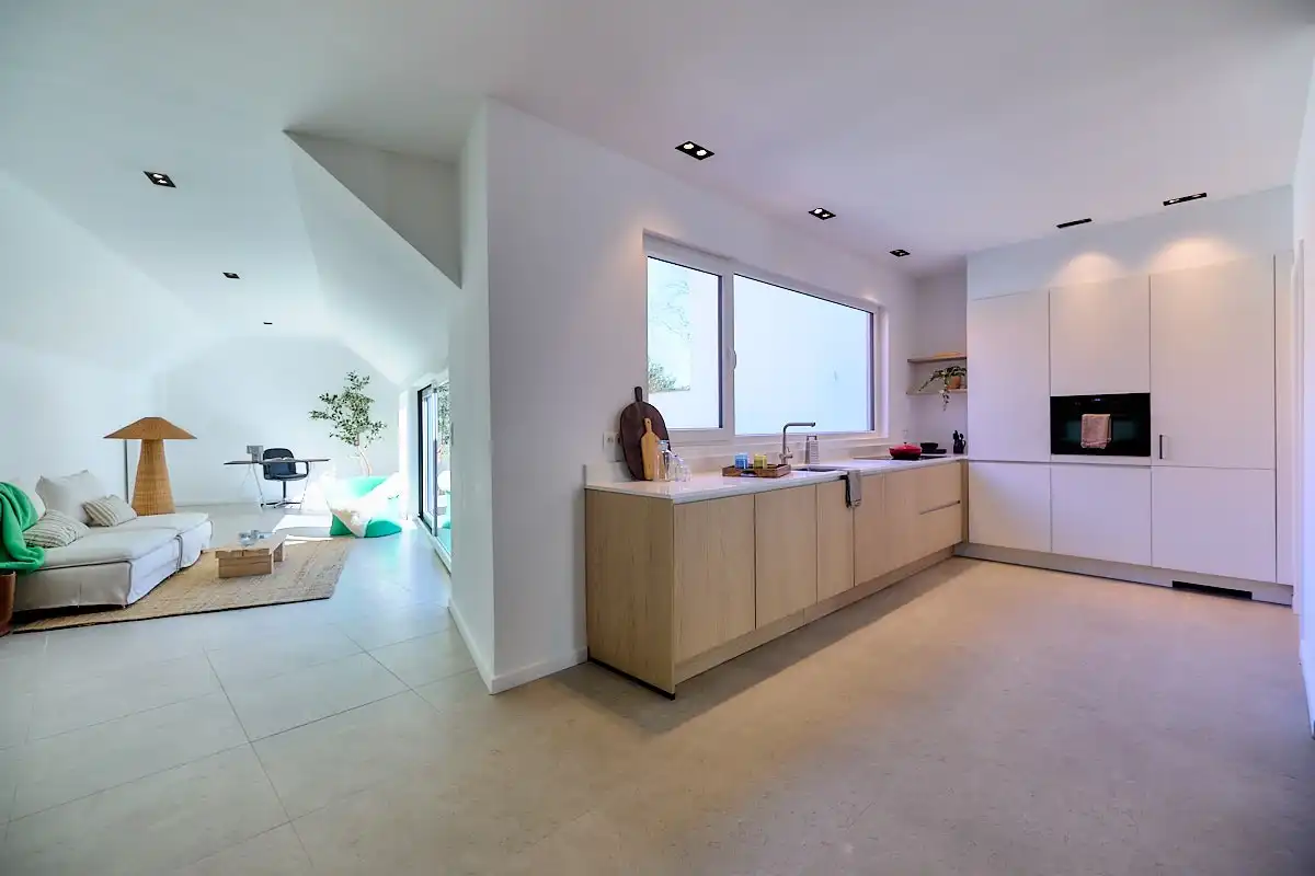 Gerenoveerde halfopen woning met 3 slaapkamers, bureau, parking en tuin in Sint-Denijs-Westrem foto 8