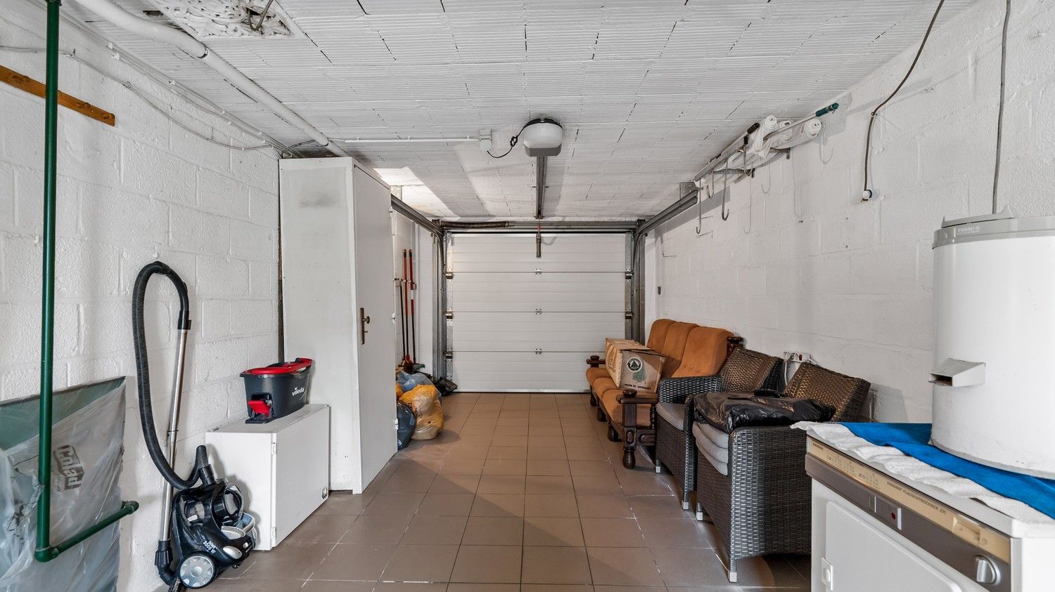 Ruime woning met 3 slaapkamers, tuin en garage foto 18