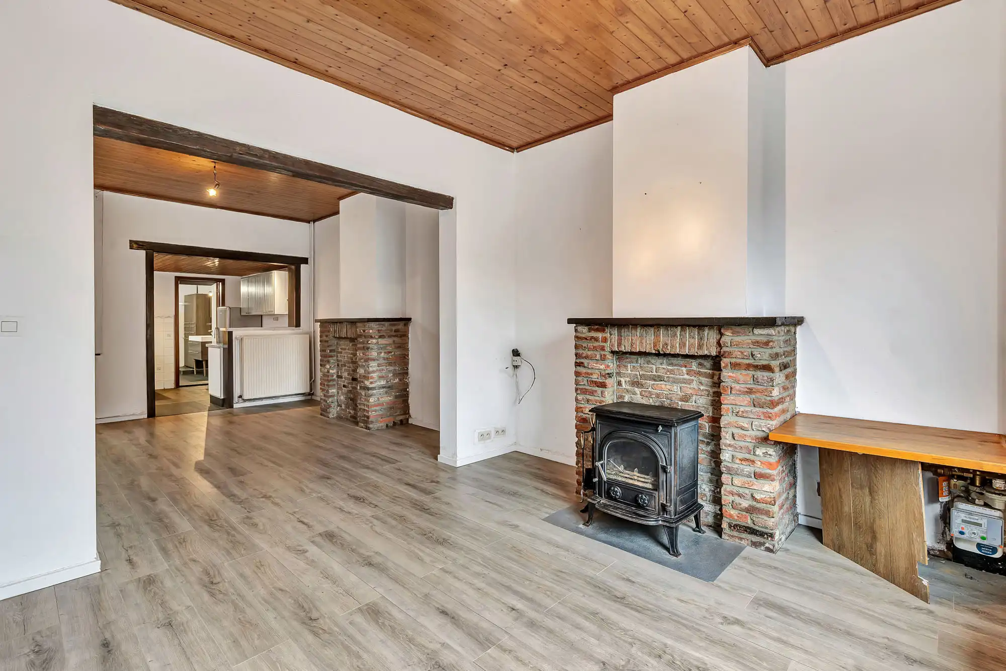 Gezellige rijwoning met tuin en achteruitweg foto 4