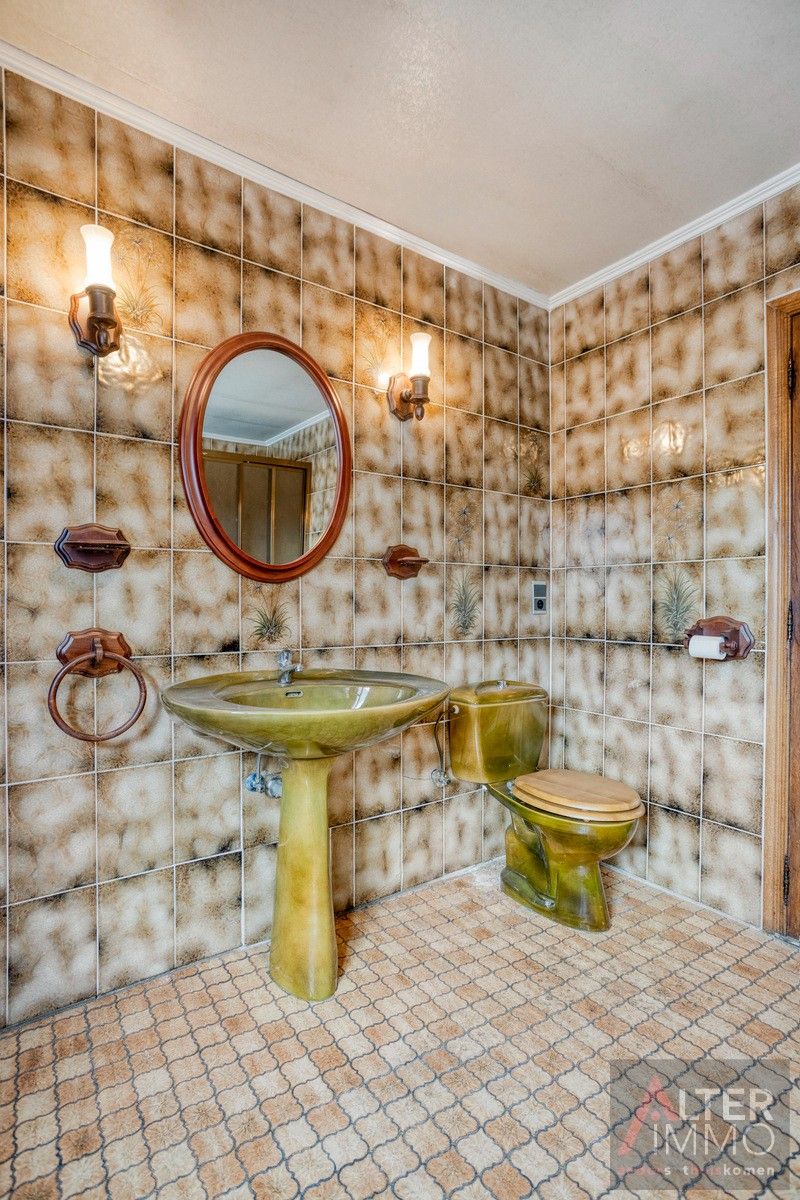 Zéér ruim, te renoveren appartement met 3 slaapkamers! foto 17