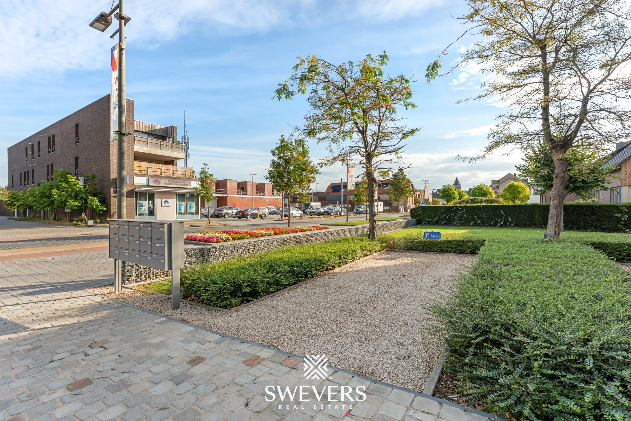 Appartement met twee autostaanplaatsen en terras met uitzicht op prachtige binnentuin foto 14