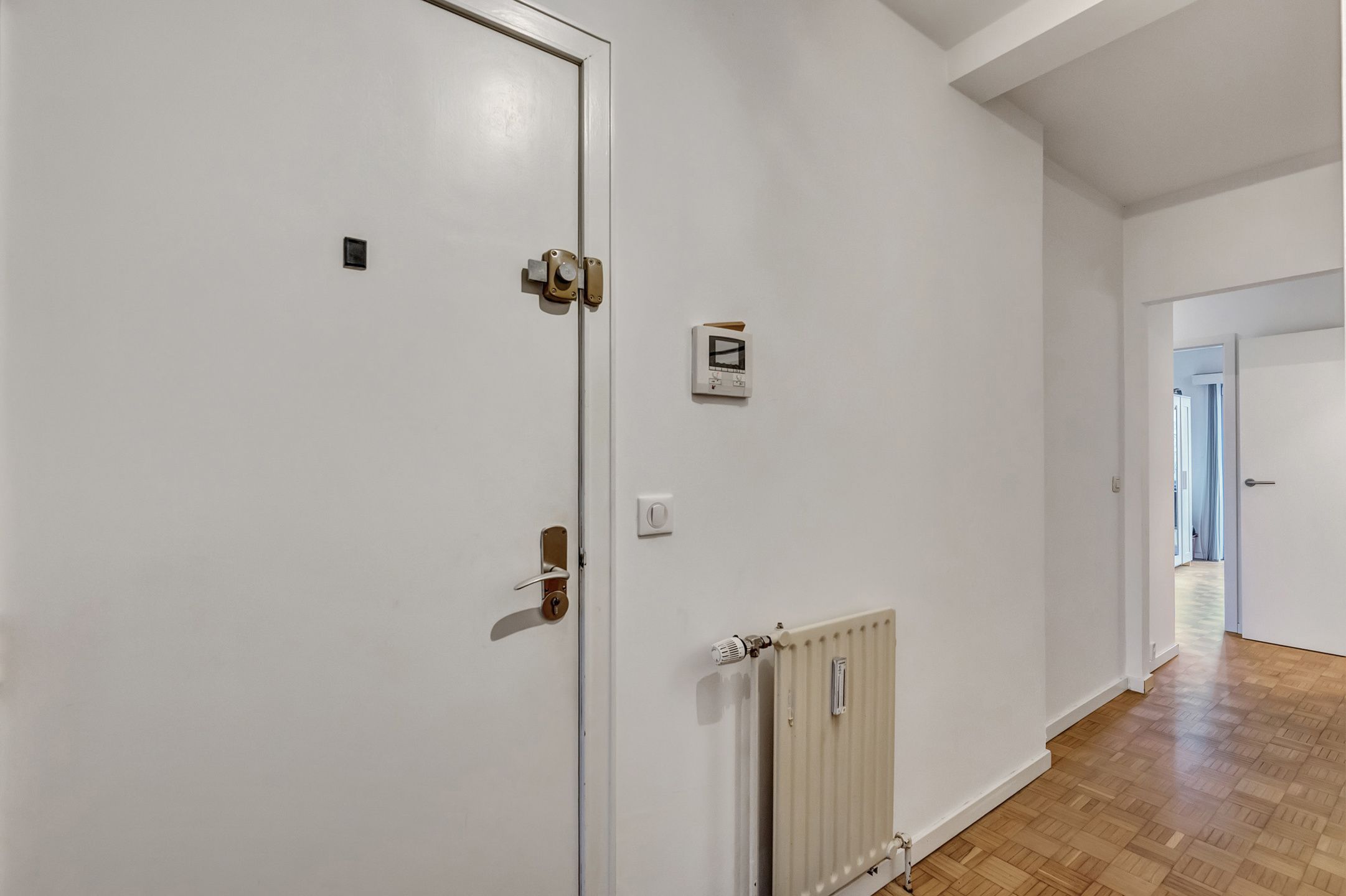 Tweeslaapkamer appartement met garage op toplocatie! foto 7