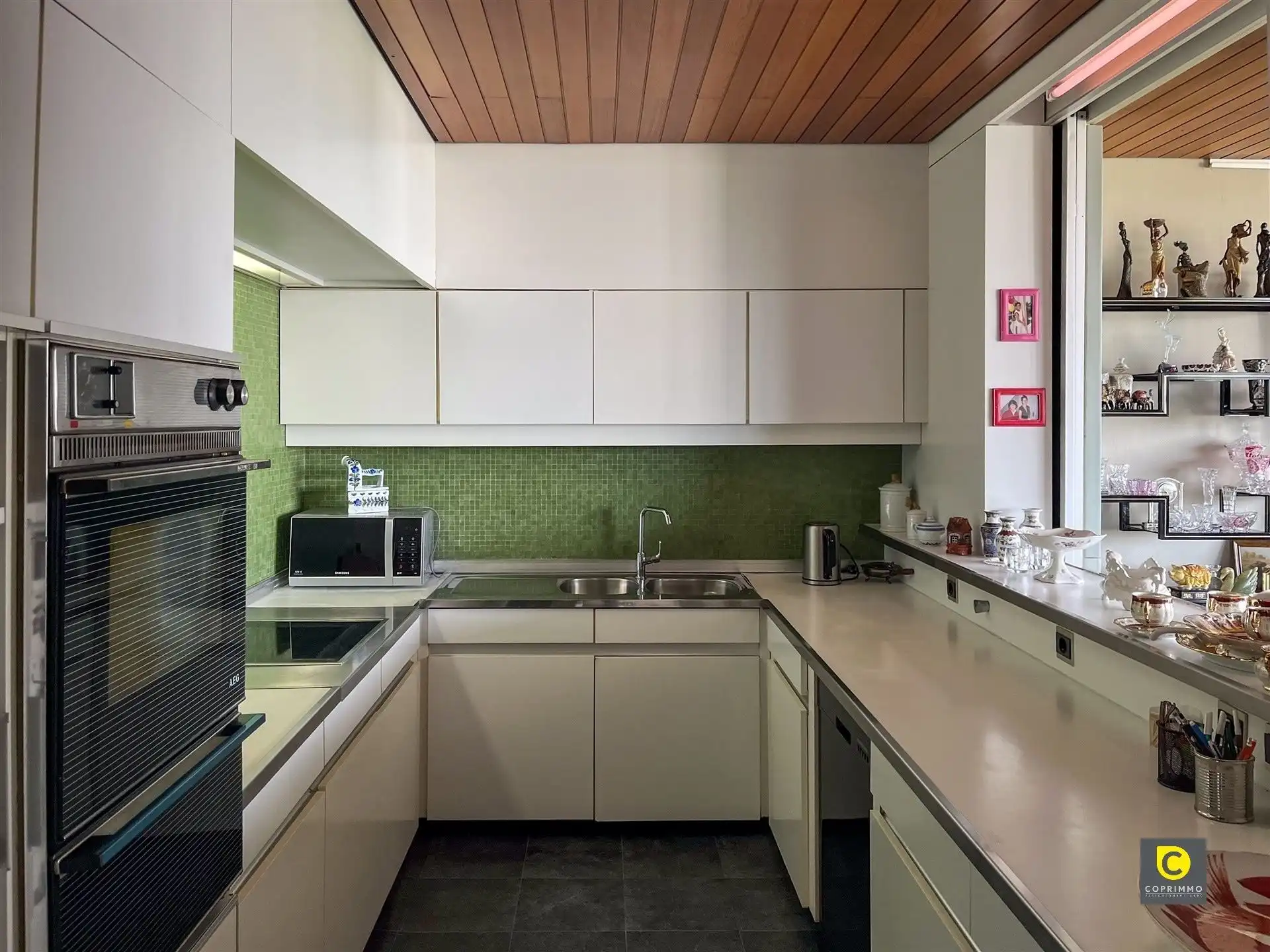 IN OPTIE! Ruim 3 slpk app. met panormaisch uitzicht! foto 7