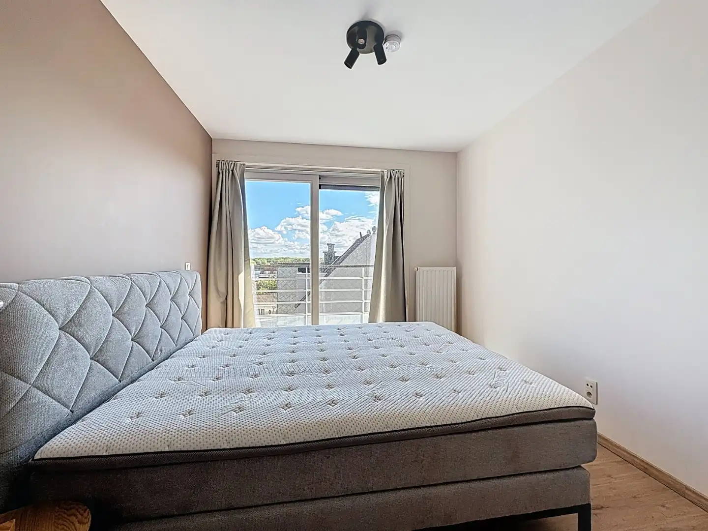 Instapklaar appartement op de zeedijk van De Panne. foto 6