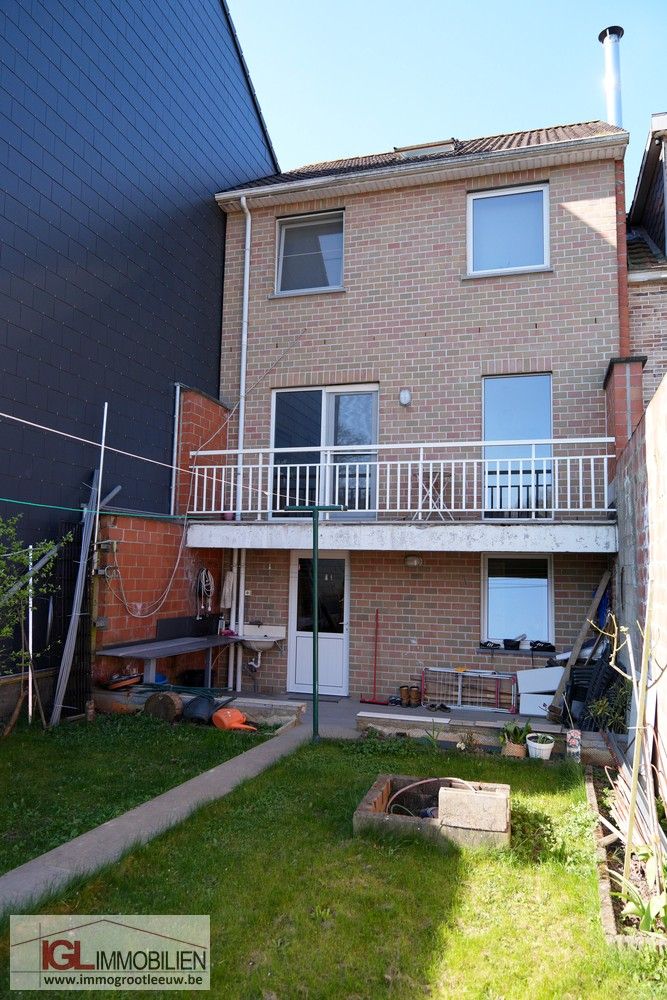Gerenoveerde bel-étage woning met 5 slaapkamers, garage en zonnige tuin foto 9