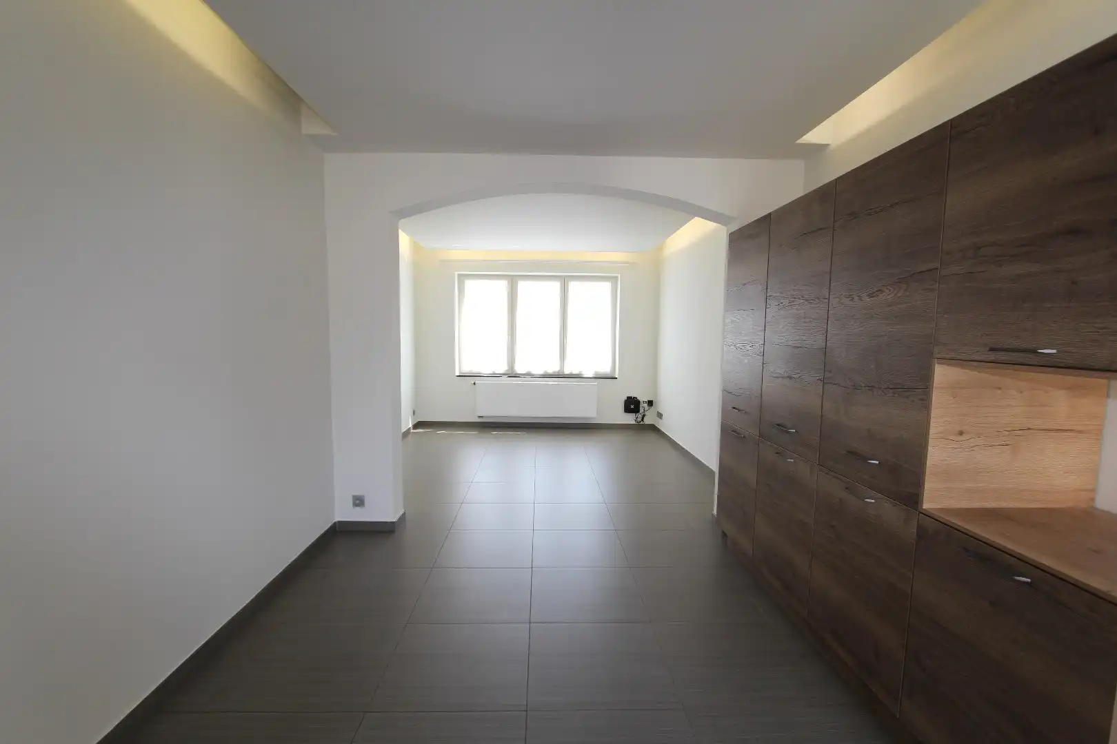 MOOI VERNIEUWDE WONING MET TUIN foto 3