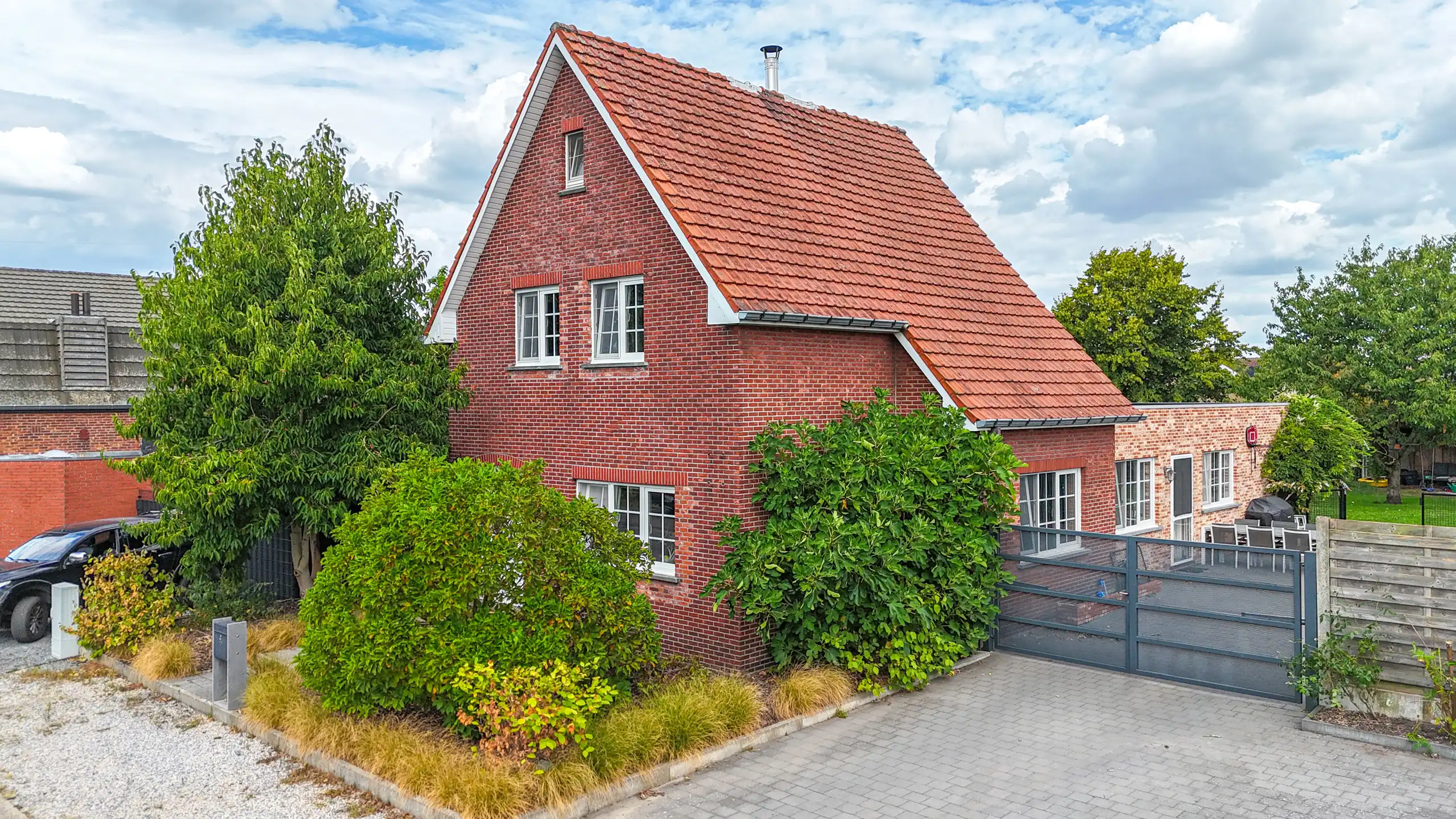 Hoofdfoto van de publicatie: Instapklare woning op 9,8 are met prachtige tuin!