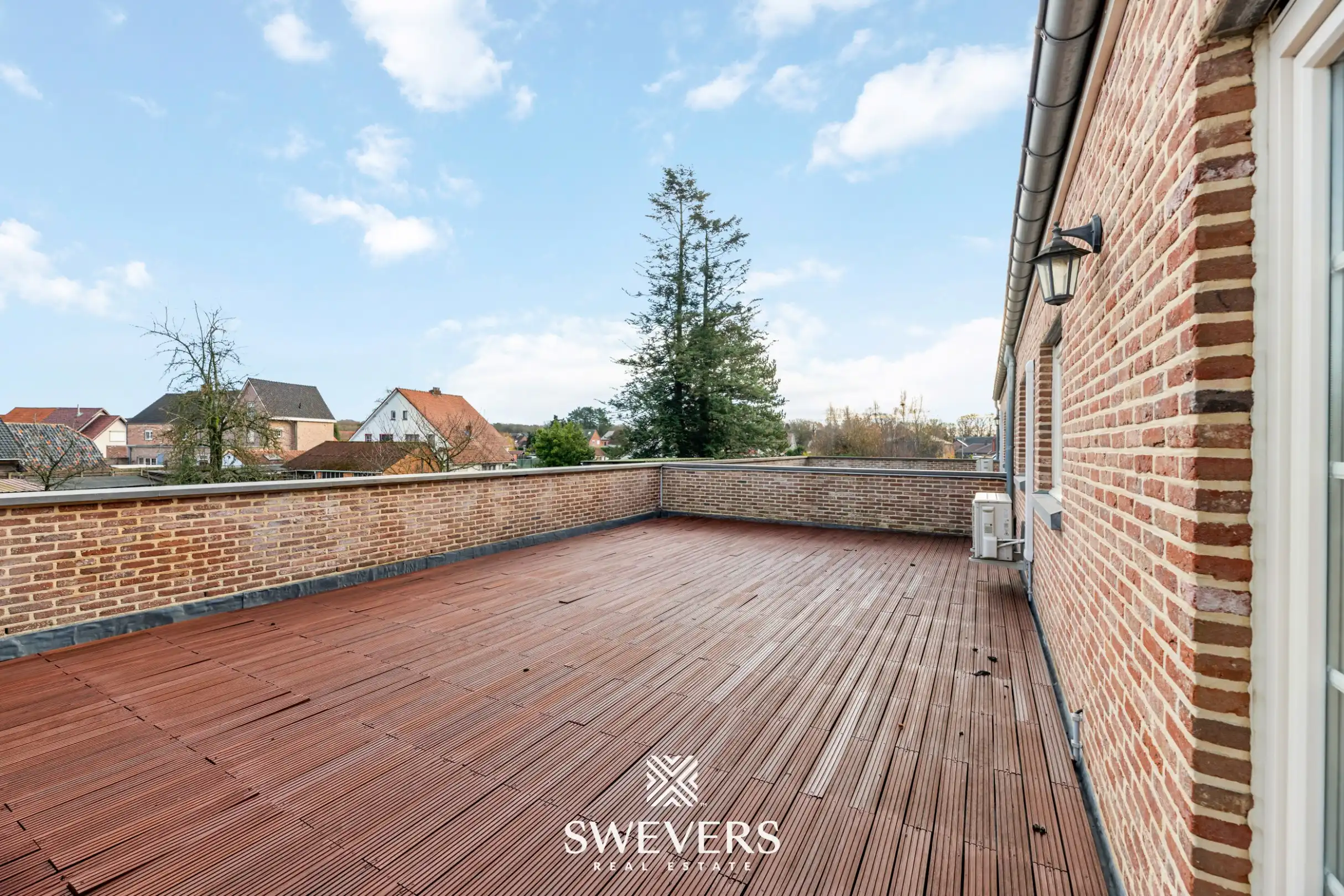 Rustig gelegen energiezuinige halfopen woning met 6 slaapkamers foto 14