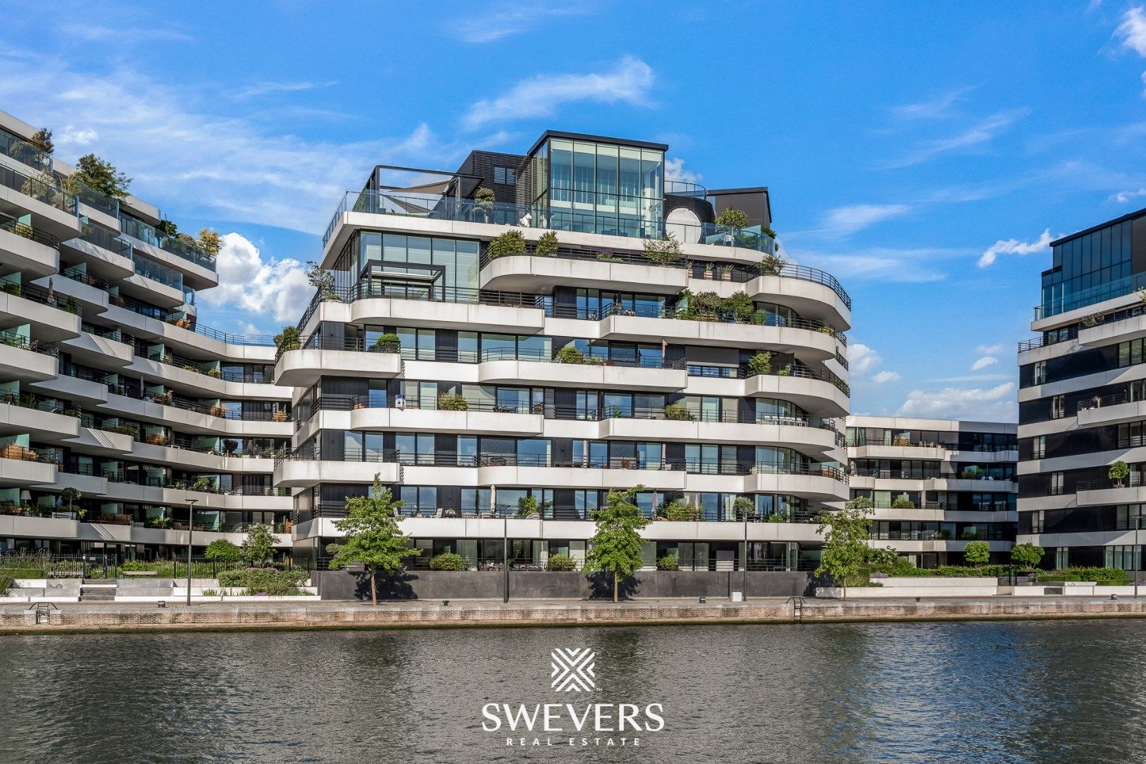 Exclusief penthouse ( 197 m2) met ruim terras ( 187 m2 ) en zwembad in residentie Zuidzicht te Hasselt foto 36