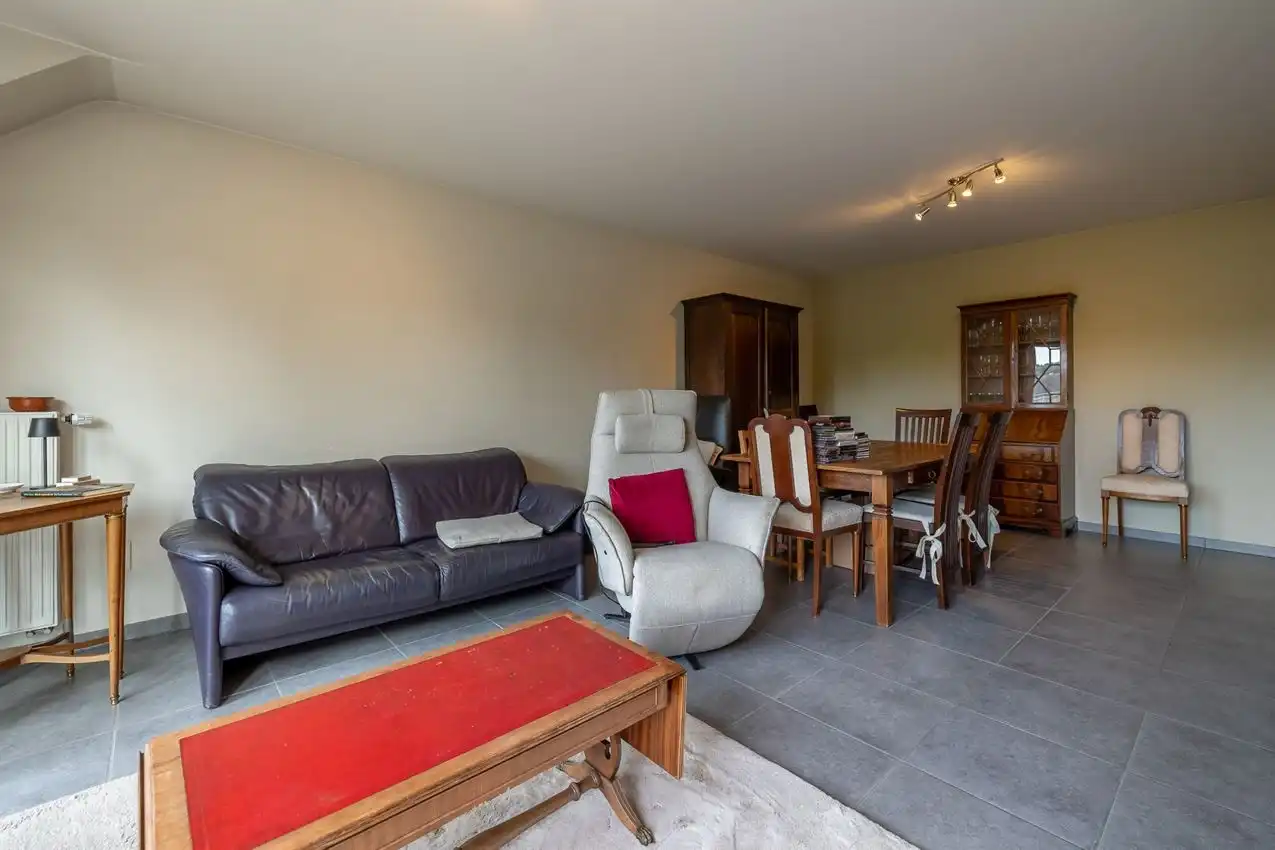 Appartement met 2 slpk., terras en ondergrondse autostaanplaats foto 4