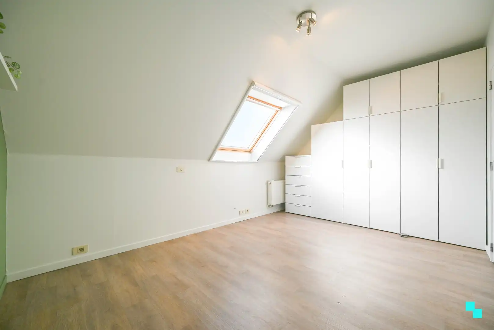 Riant, instapklaar appartement te Kortrijk foto 14