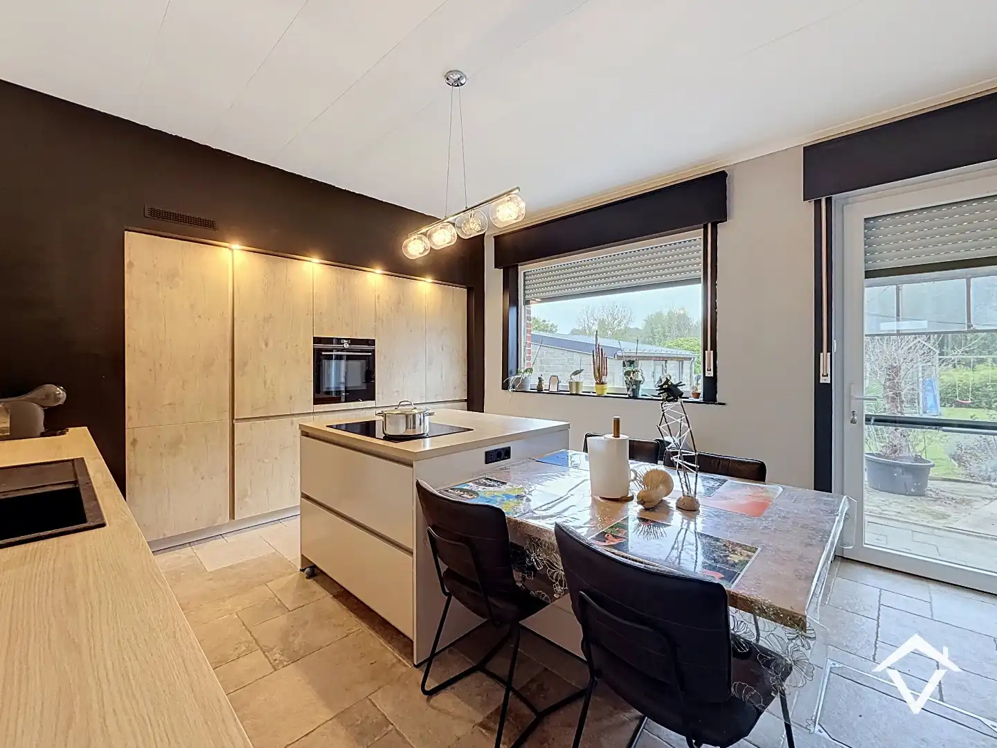 Instapklare woning met 3 slaapkamers, grote tuin en garage te Staden foto 6