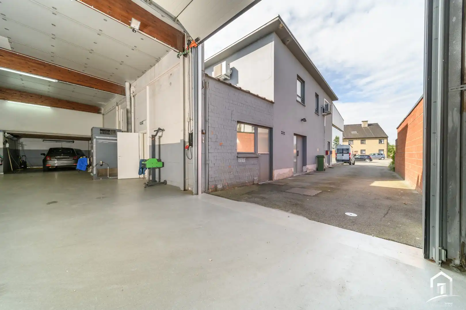 Ruim commercieel pand met showroom en magazijn op uitstekende locatie te Erembodegem foto 22