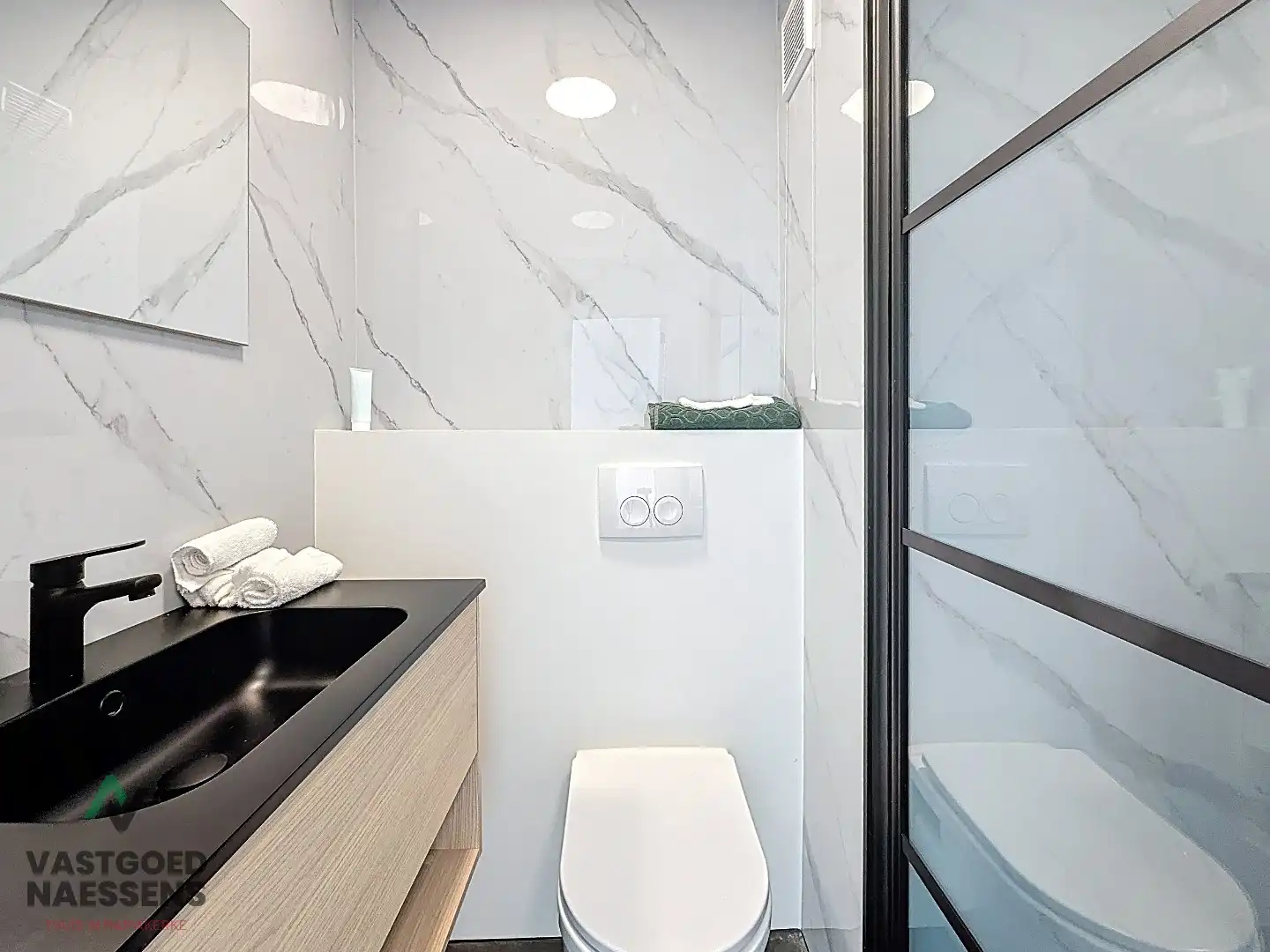 STIJLVOL GERENOVEERD 2 SLPK APP IN RUSTIGE WOONWIJK foto 11