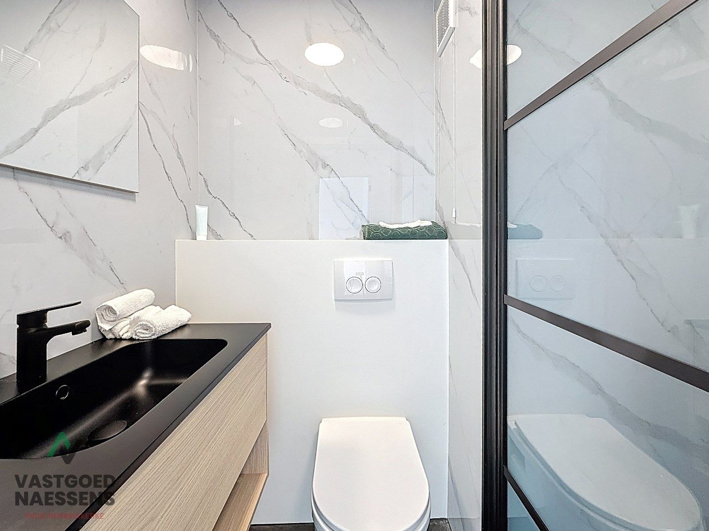 STIJLVOL GERENOVEERD 2 SLPK APP IN RUSTIGE WOONWIJK foto 11