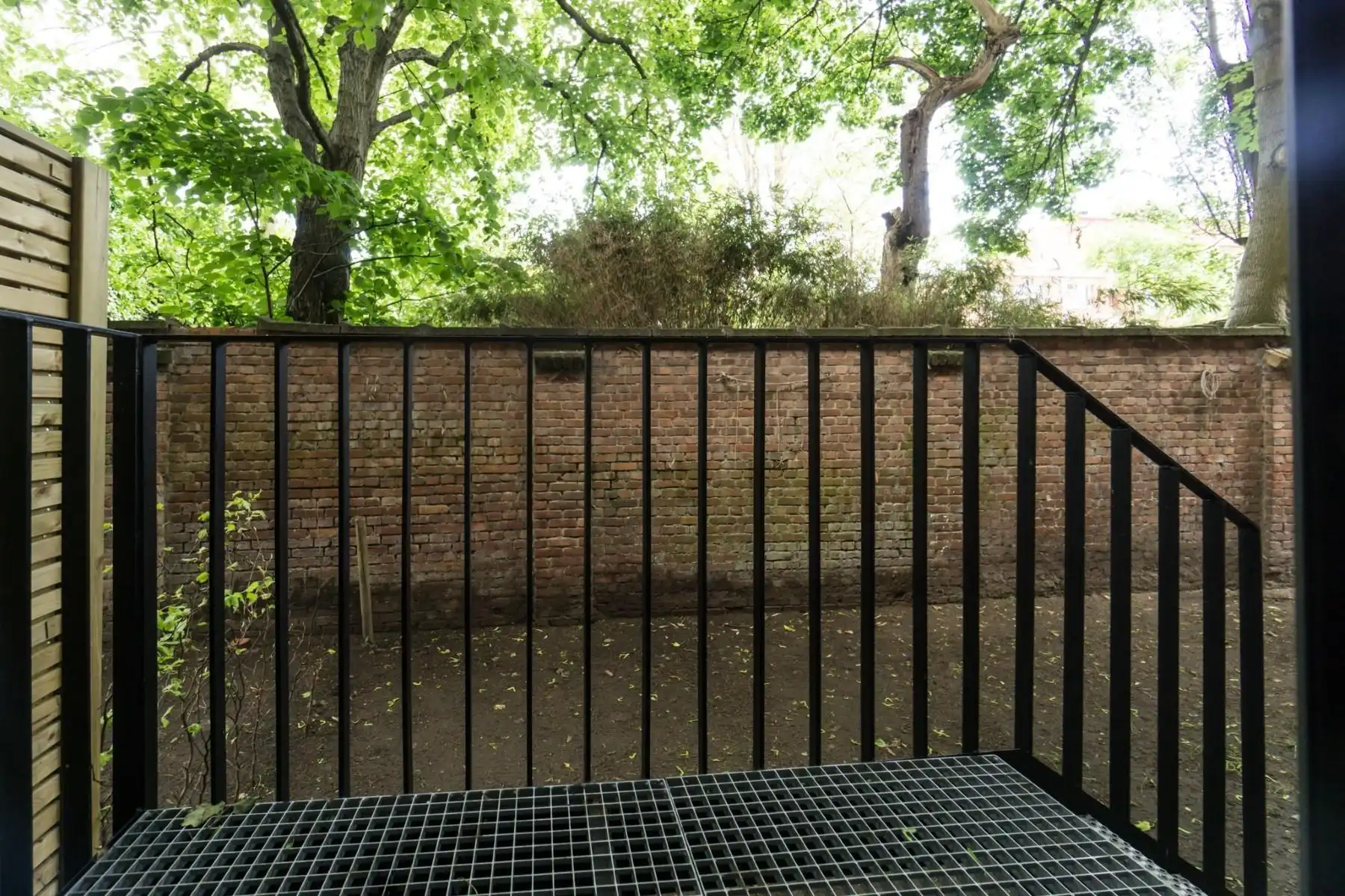 Gelijkvloers met tuintje, in een oase van rust ! foto 9