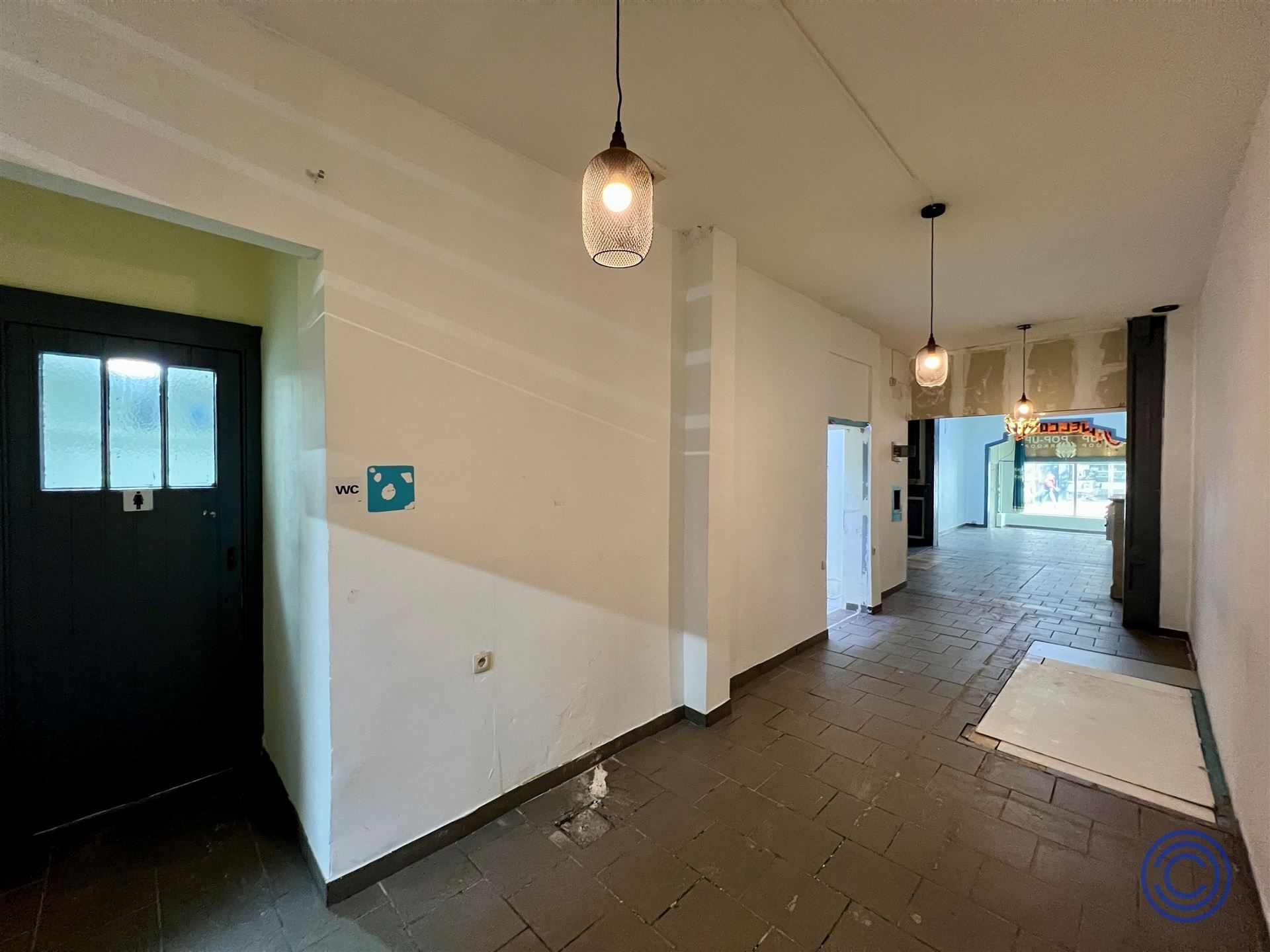 Handelspand ca. 145m² met hoge plafonds op AAA-locatie! foto 2