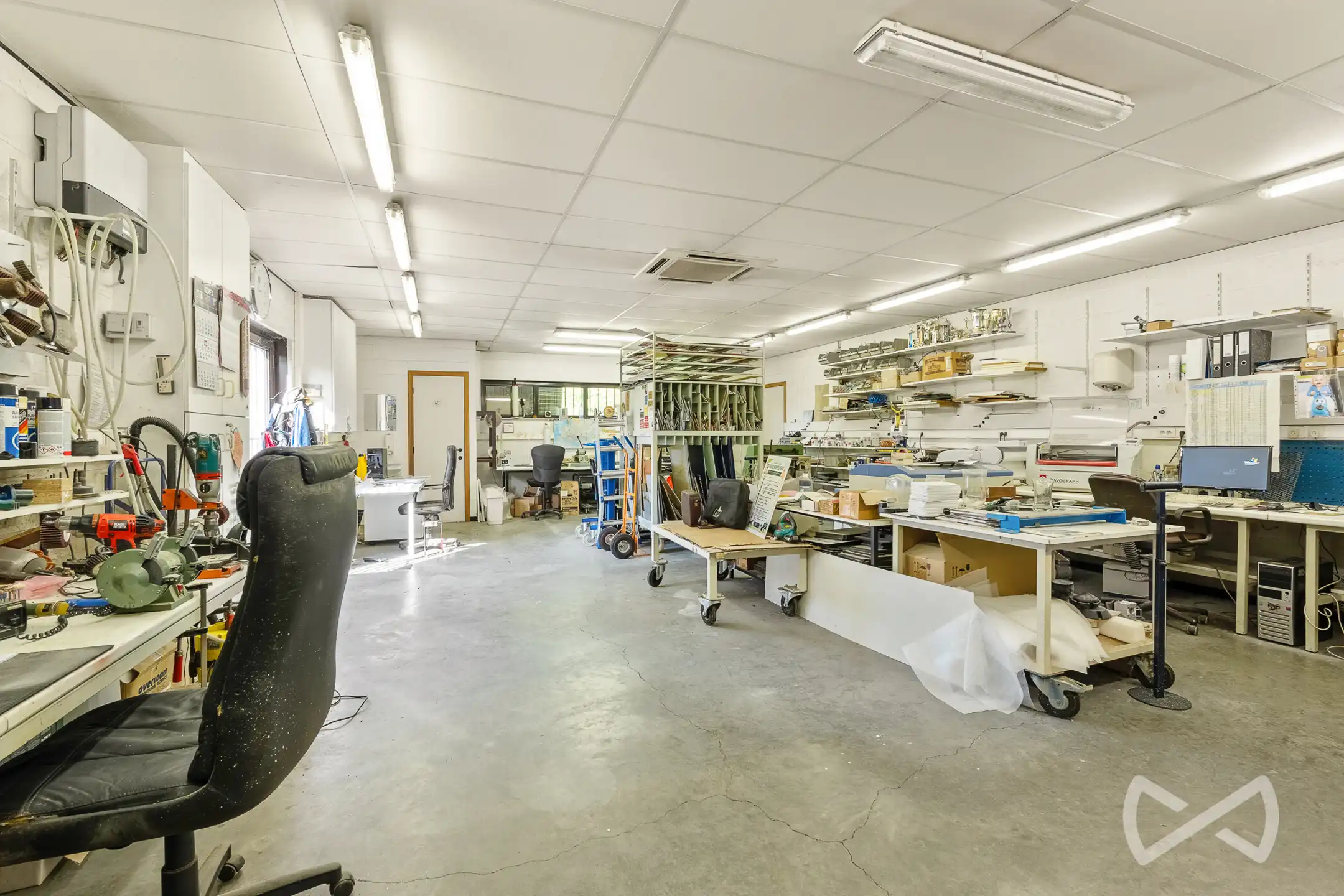 TE KOOP | Veelzijdig pand met 5 kamers en atelier van 80 m² foto 27