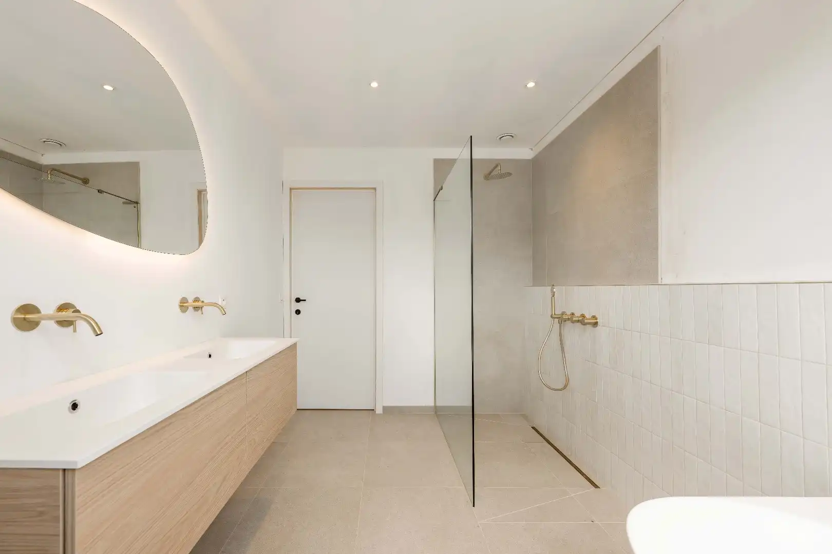 PRACHTIG TOTAAL GERENOVEERDE GEZINSWONING MET 3 SLAAPKAMERS foto 16