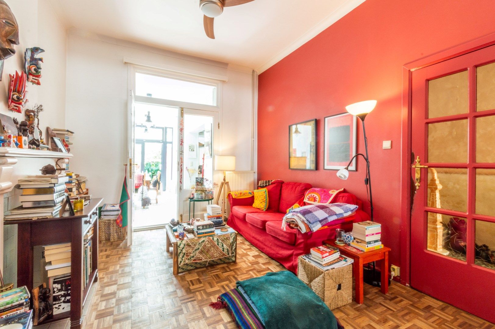 Ruime (196m²) en goed onderhouden woning met 3 slaapkamers! foto 2