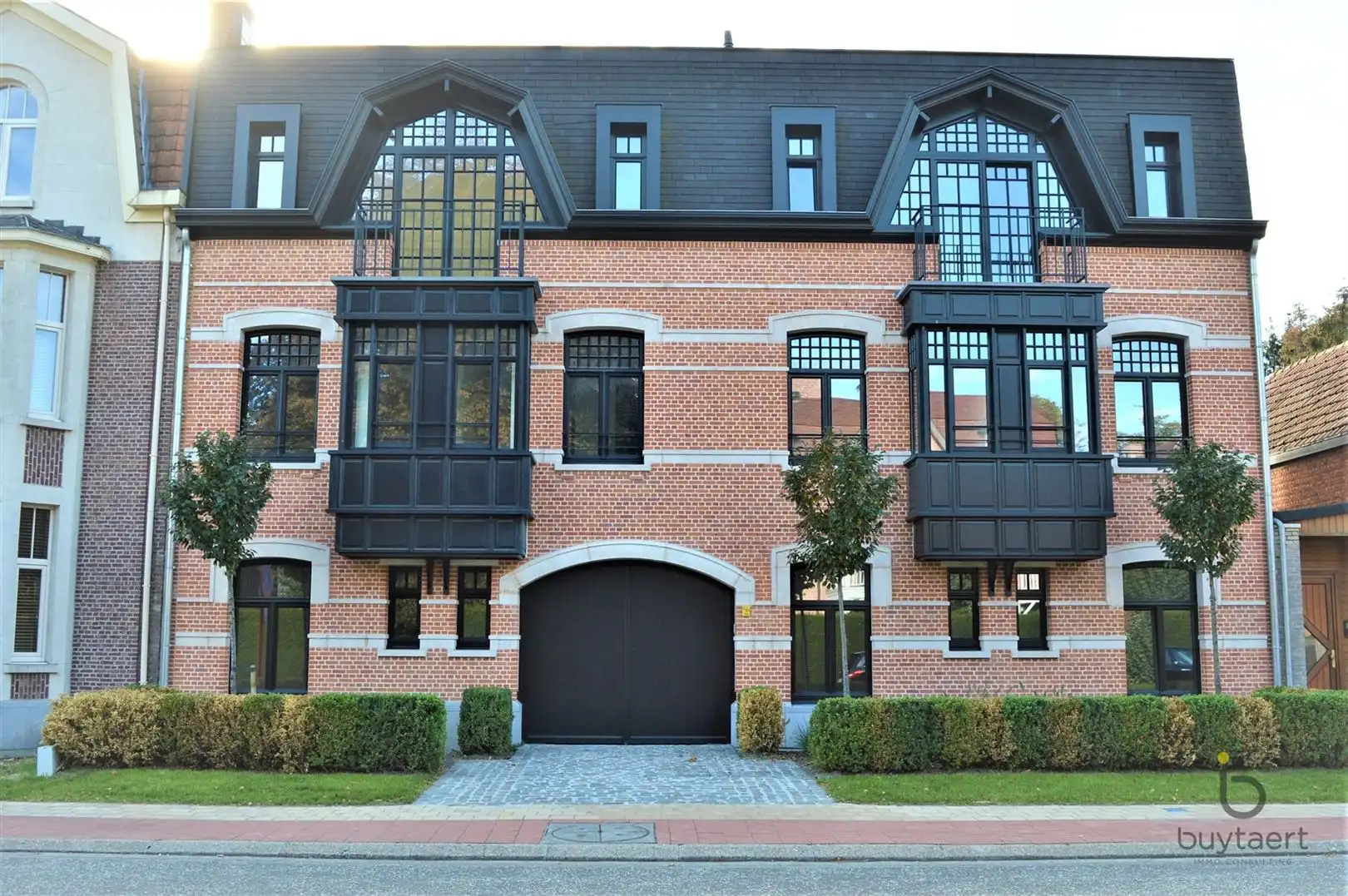 Standingvol en recent 2 slaapkamer appartement te Schilde. foto {{pictureIndex}}