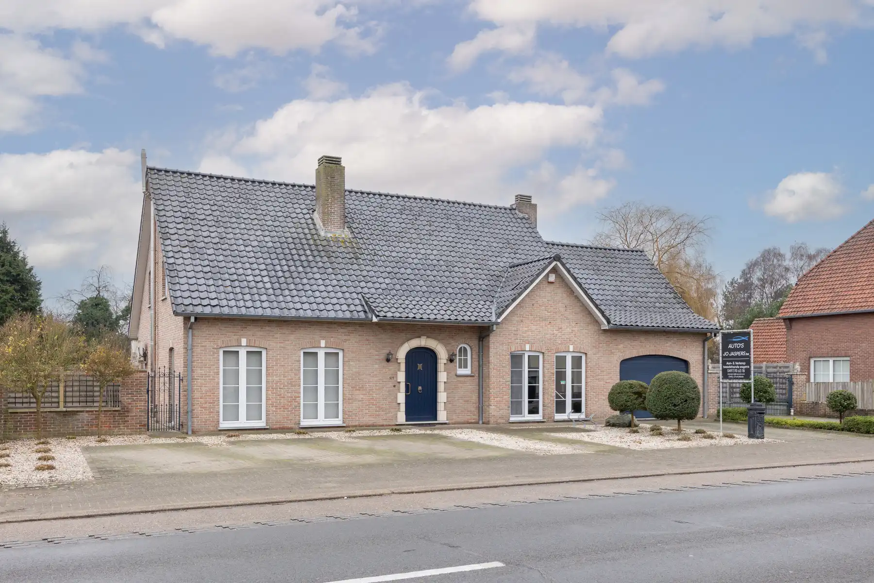 Huis te koop foto {{pictureIndex}}