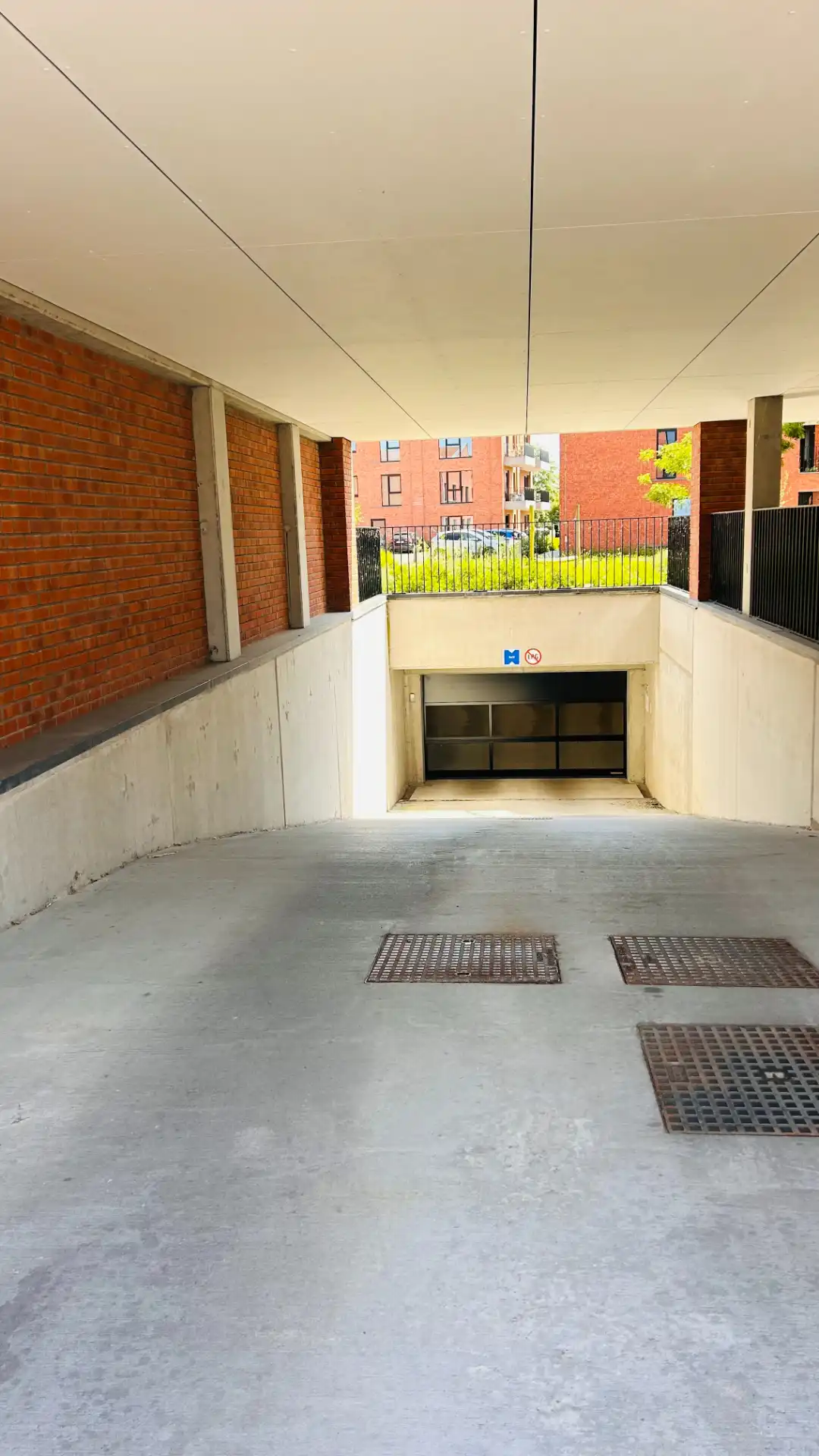 Diverse ondergrondse autostaanplaatsen te koop en/of te huur in centrum Deerlijk foto 3