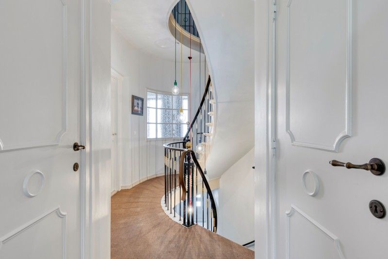 Uniek, karaktervol INSTAPKLAAR herenhuis/ KANGOEROEWONING met 5 slaapkamers én aparte garage in hartje Temse TE KOOP! foto 3