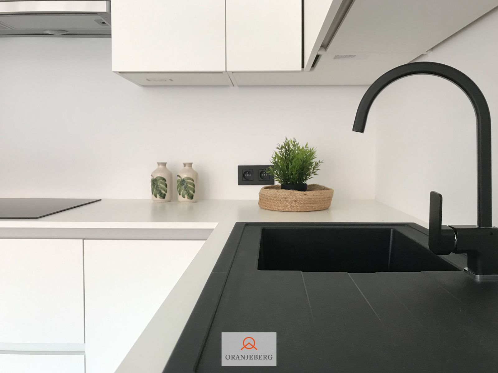 Lichtrijk en gerenoveerd 2 slpk appartement met terras foto 11