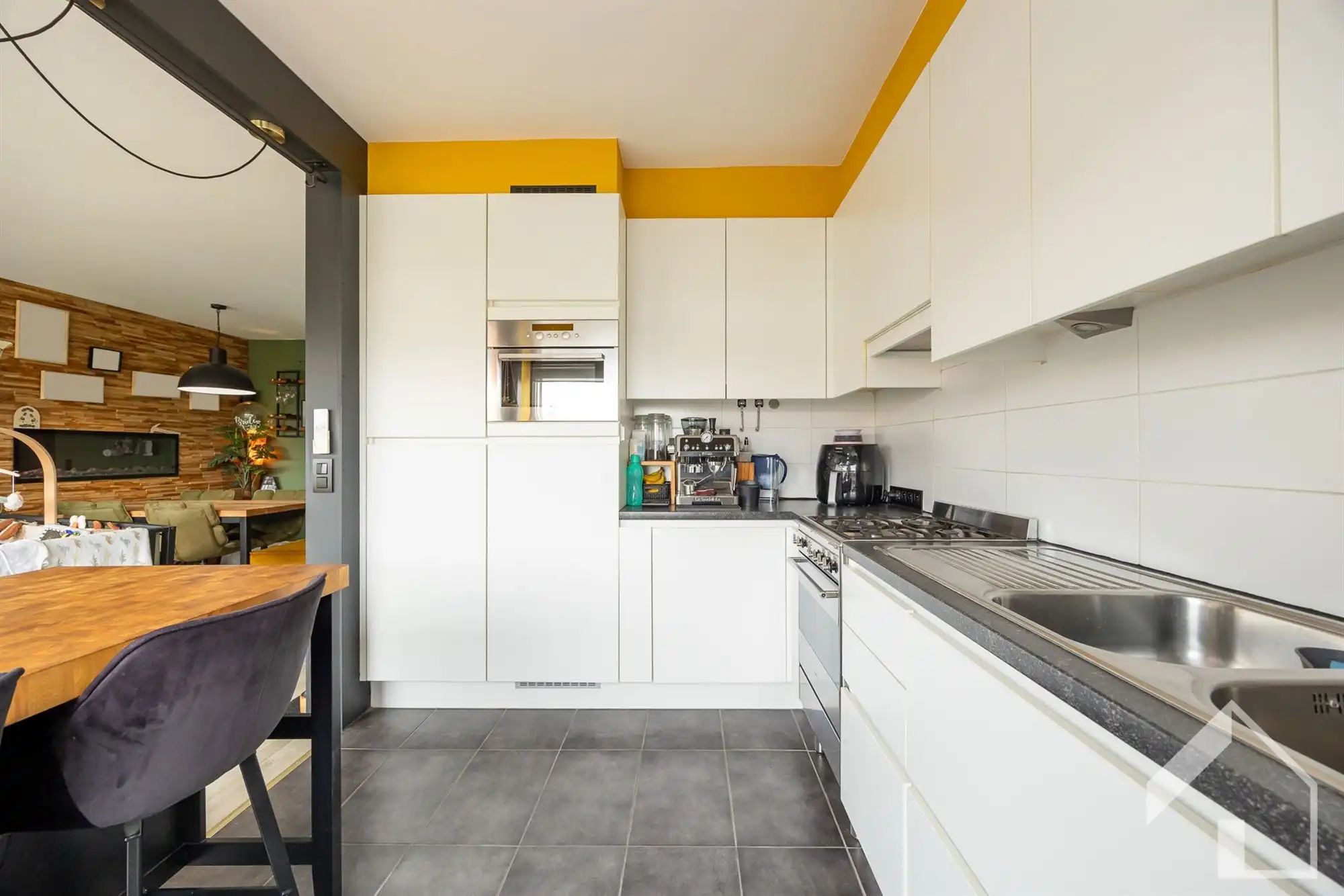 Instapklaar appartement met zwembad! foto 8