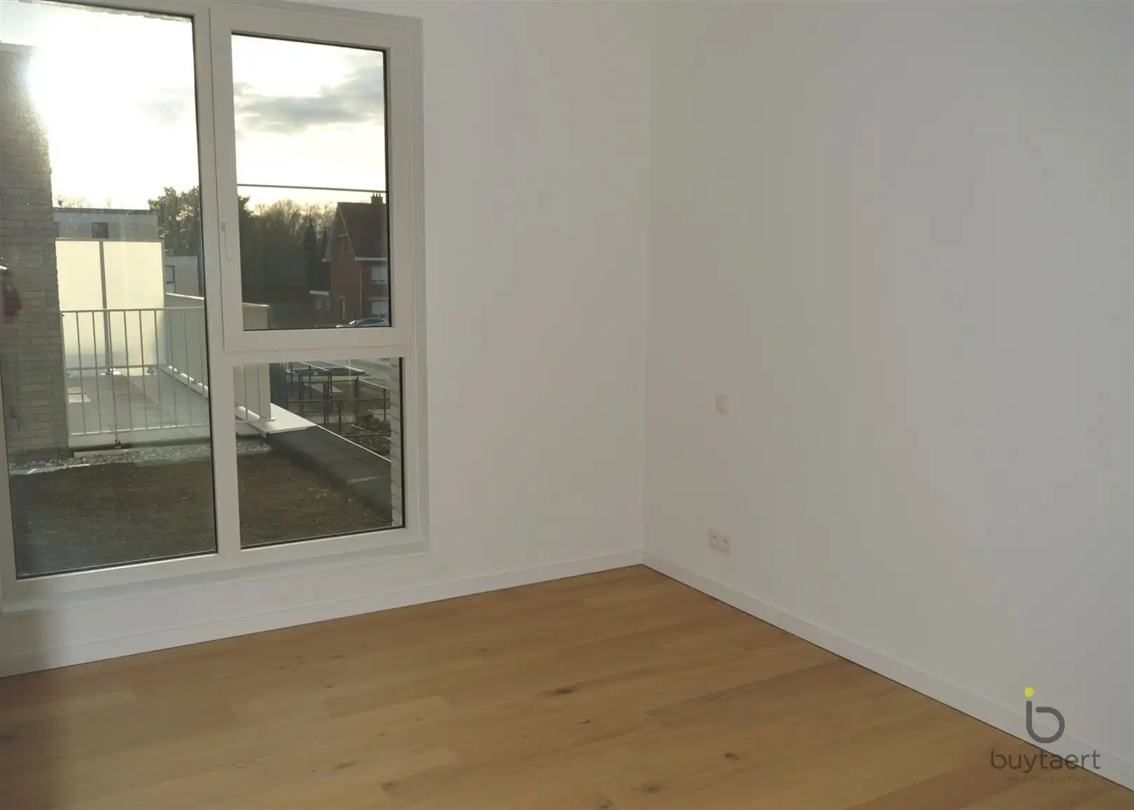 Nieuwbouw appartement met ruim terras en parking te Zoersel. foto 8