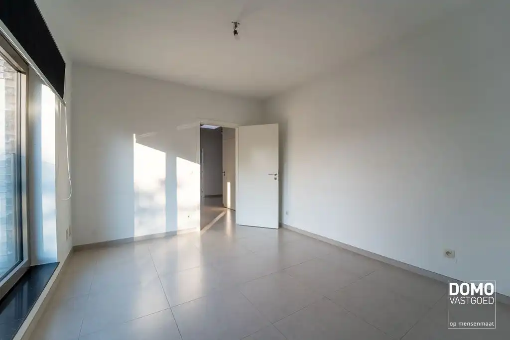 LUXE PENTHOUSE APPARTEMENT MET 2 TERASSEN, LIFT EN ONDERGRONDSE AUTOSTANDPLAATS IN HASSELT. foto 10