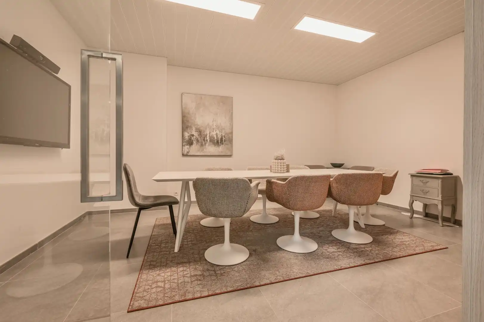 INSTAPKLARE BEMEUBELDE KANTOORRUIMTE MET PATIO foto 11