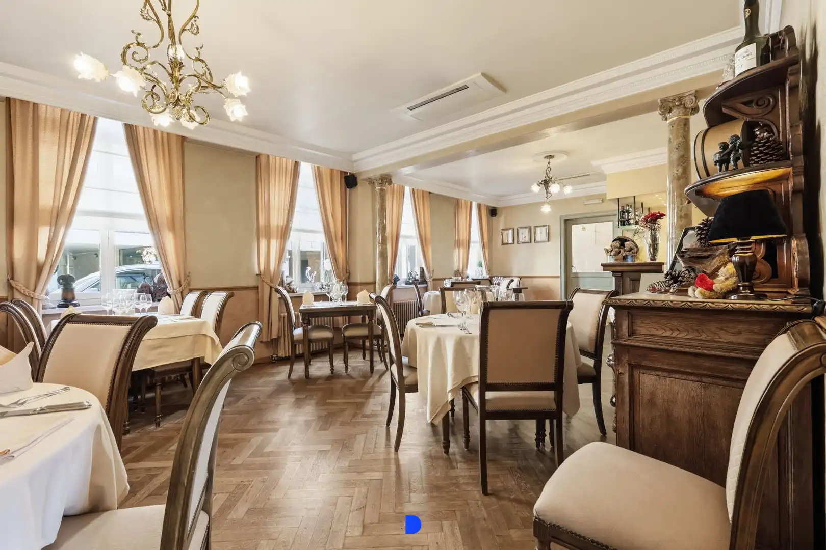 Statig herenhuis in het centrum van Ingelmunster foto 8