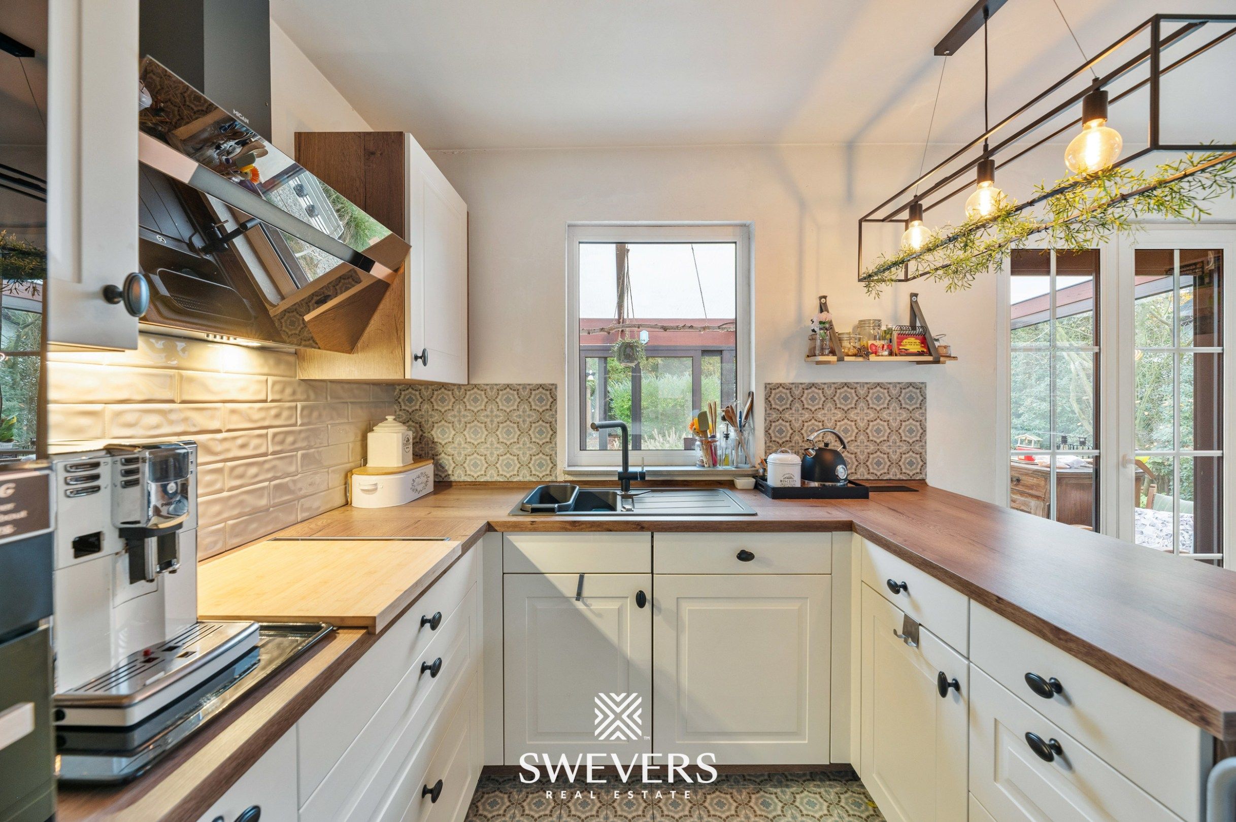 Gerenoveerde gelijkvloerse bungalow op prachtig perceel in het groen (11a 17ca) foto 5