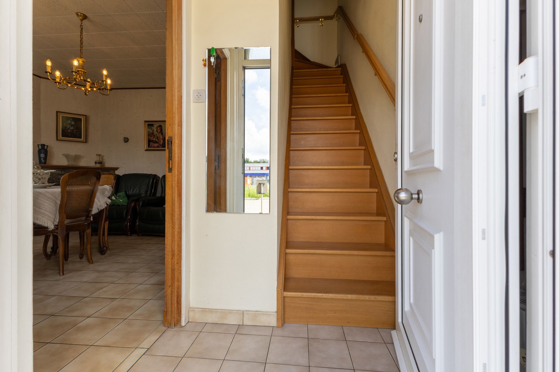 Gunstig gelegen woning met 2 slpks en inrichtbare zolder foto 4