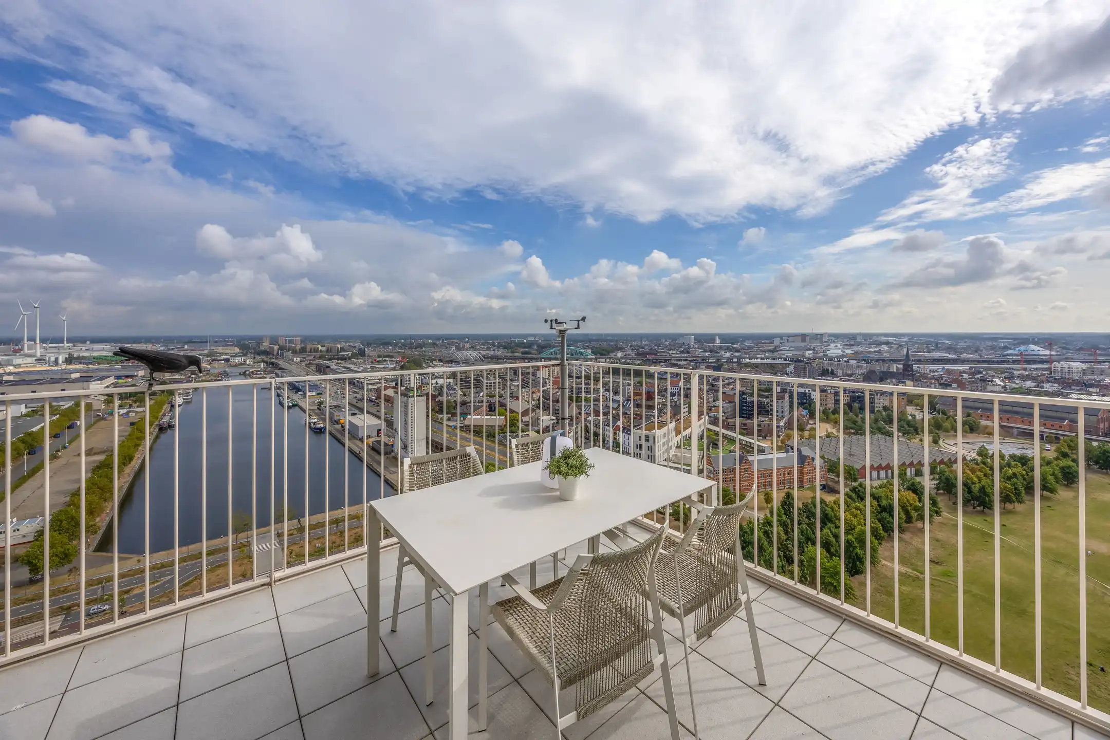 Duplex-penthouse met zicht over de Antwerpse skyline foto 27