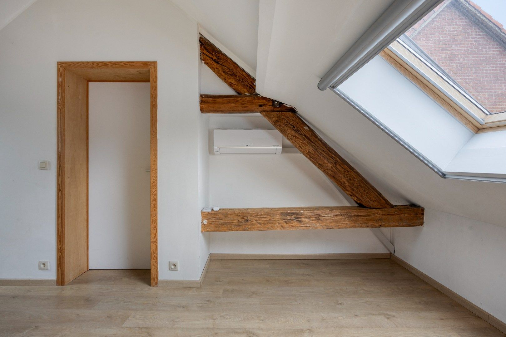 Recent gerenoveerde woning met 3 slaapkamers en prachtige tuin - EPC 141 kWh/m² - bewoonbare oppervlakte 137 m²         foto 24