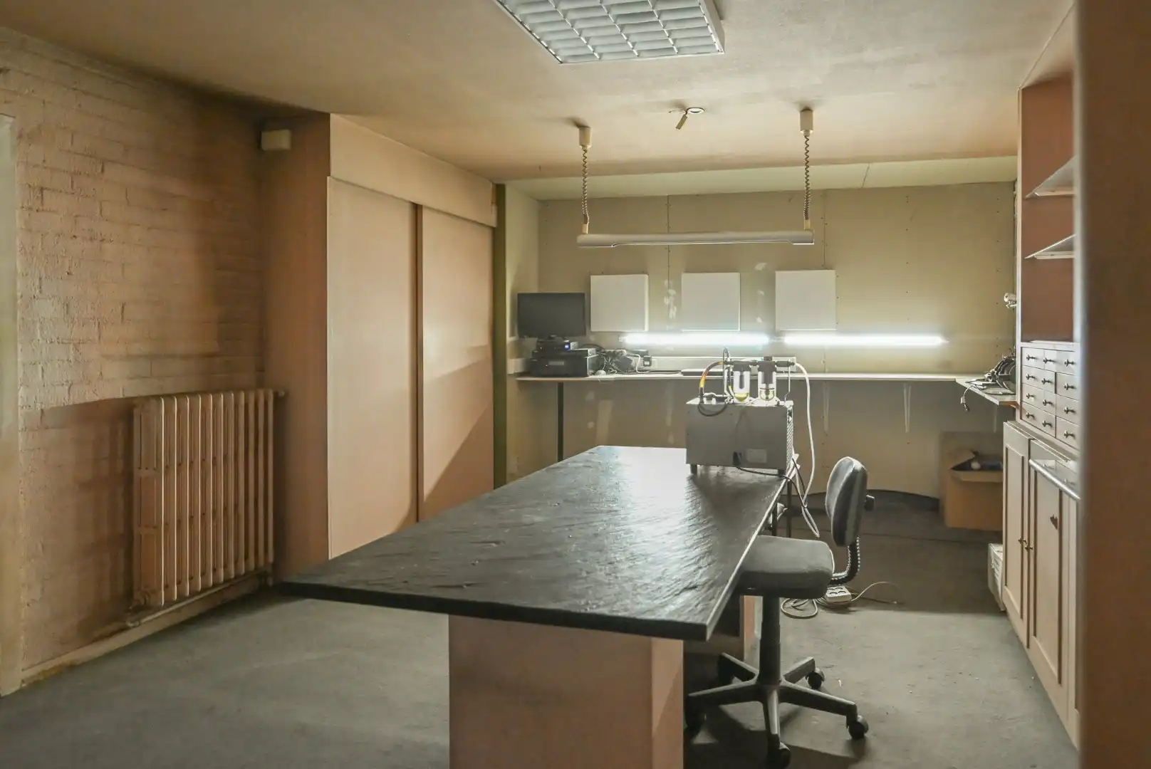 Handelspand met woonst met 3 slaapkamers, gezellige binnenkoer en groot terras foto 6