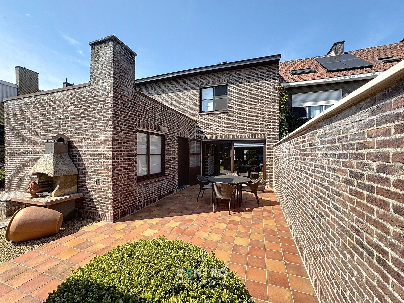 PERFECT ONDERHOUDEN woning met 4 slpks en 2 garages! foto 19
