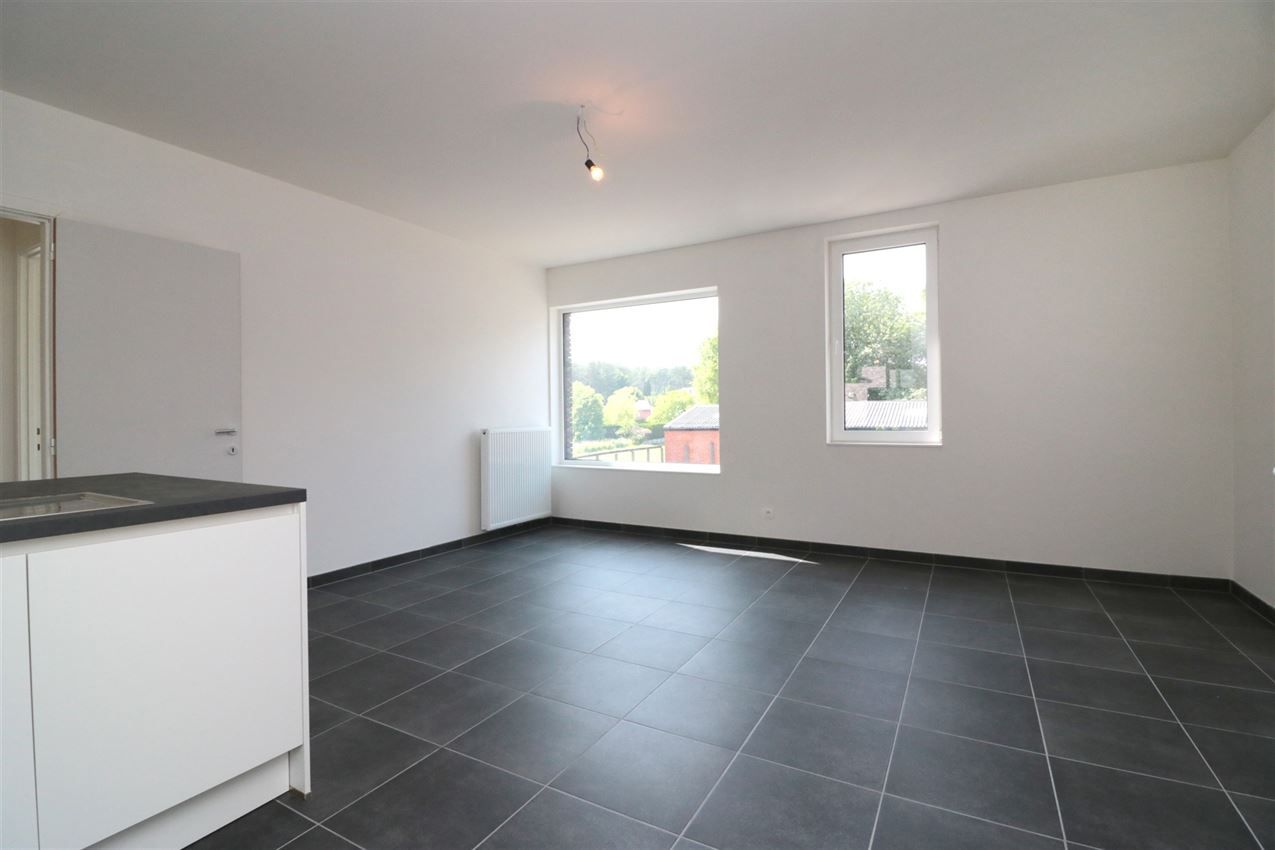 3 appartementen en 4 autostaanplaatsen foto 74
