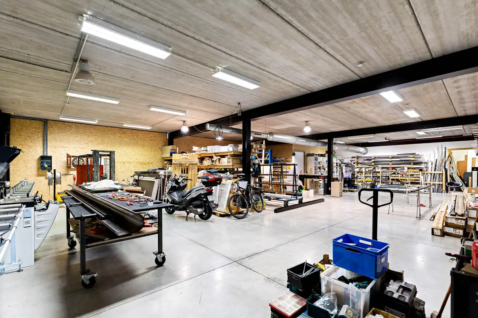 Polyvalent bedrijfsgebouw met woonst op strategische locatie te koop foto 11