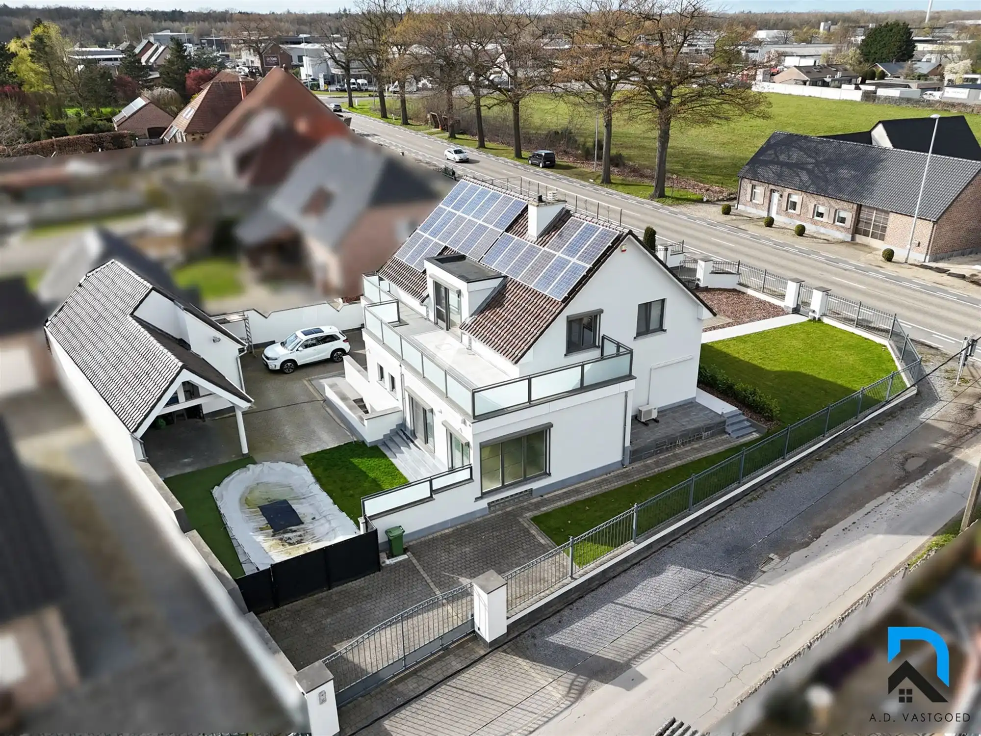 Gerenoveerde villa in Maaseik foto 2